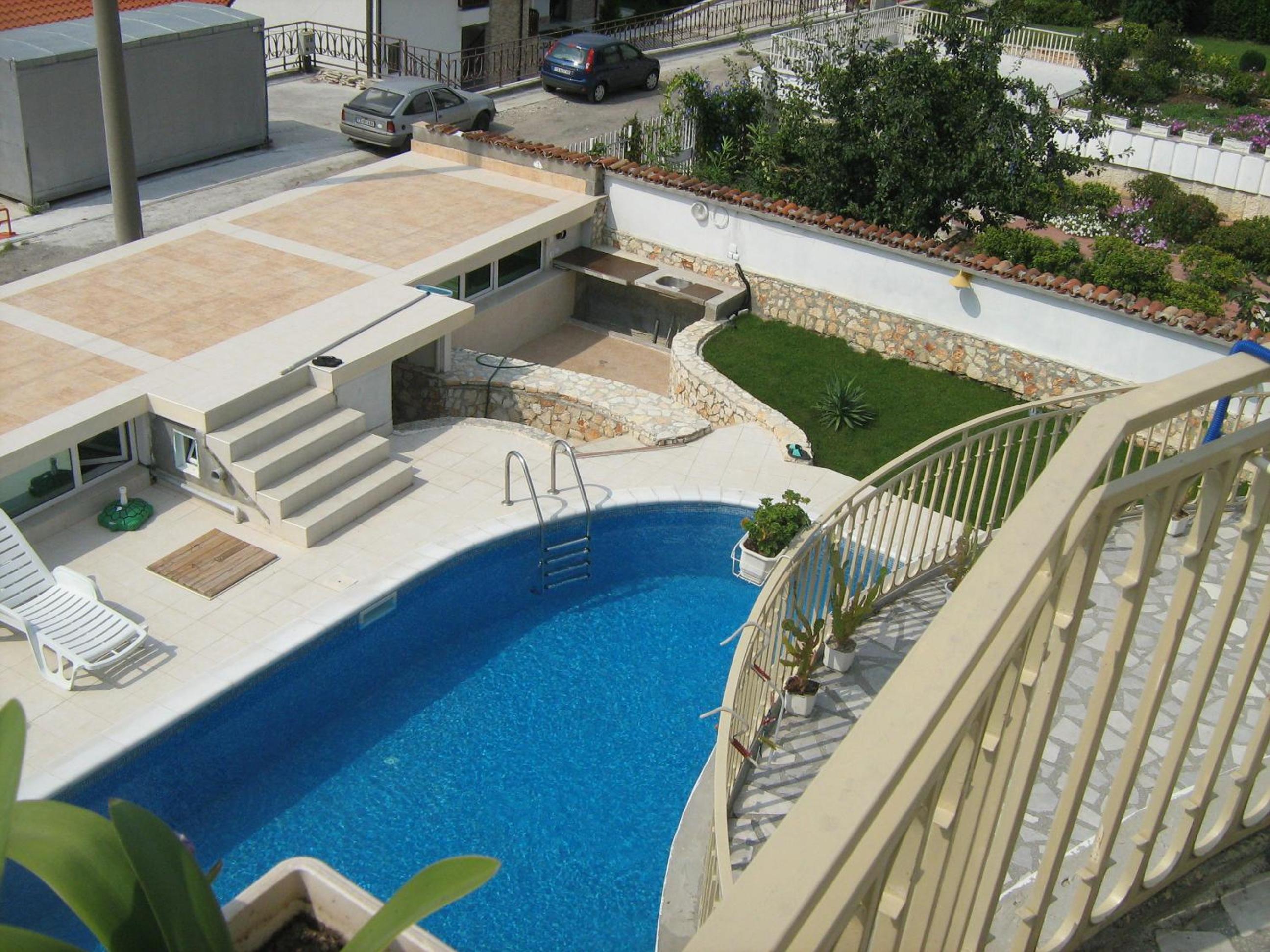 Eli Guest House