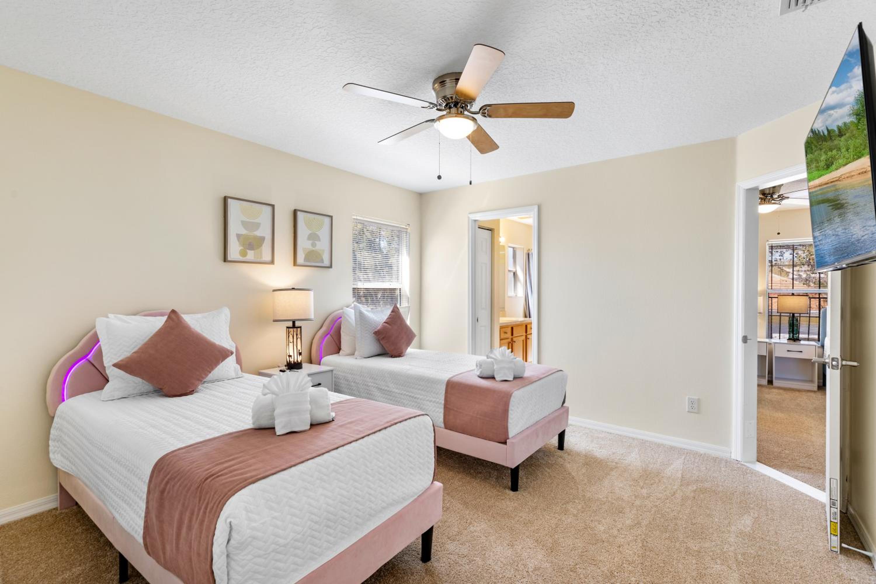 Luxury Emerald Island Resort Villa with Stunning Pool Deck and Lake View Near Disney