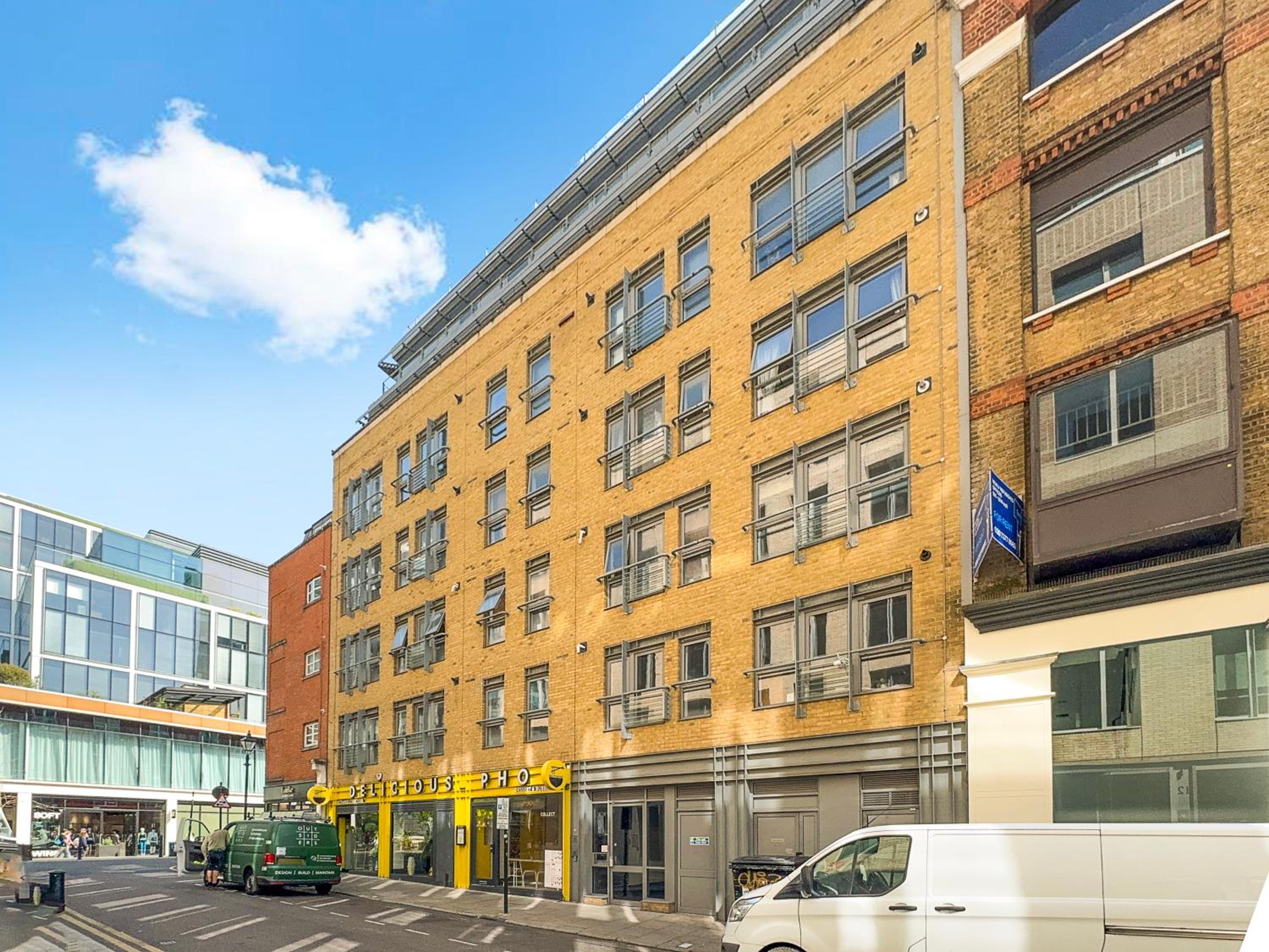 1 & 2 Executive Apartments next to Liverpool Street FREE WIFI by City Stay Aparts London