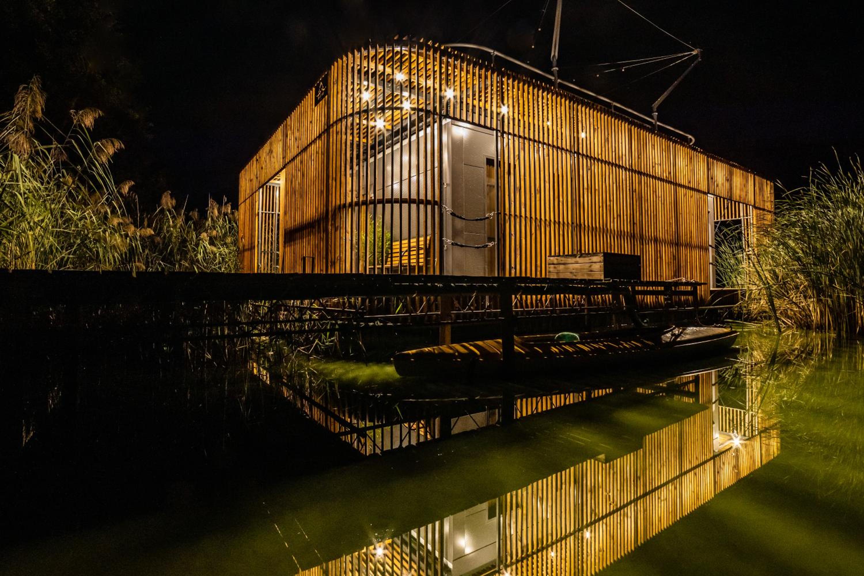 Water Hideout - Floating Villas in Wild Nature