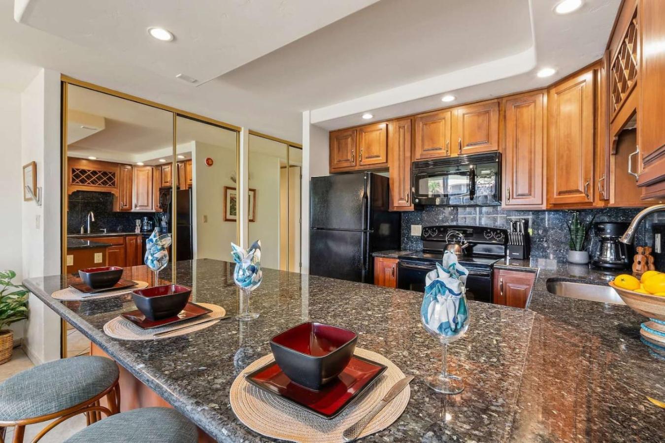 Papakea Resort - Beautiful Ocean Views 1 BR with AC