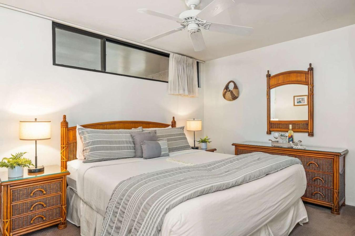 Papakea Resort - Beautiful Ocean Views 1 BR with AC