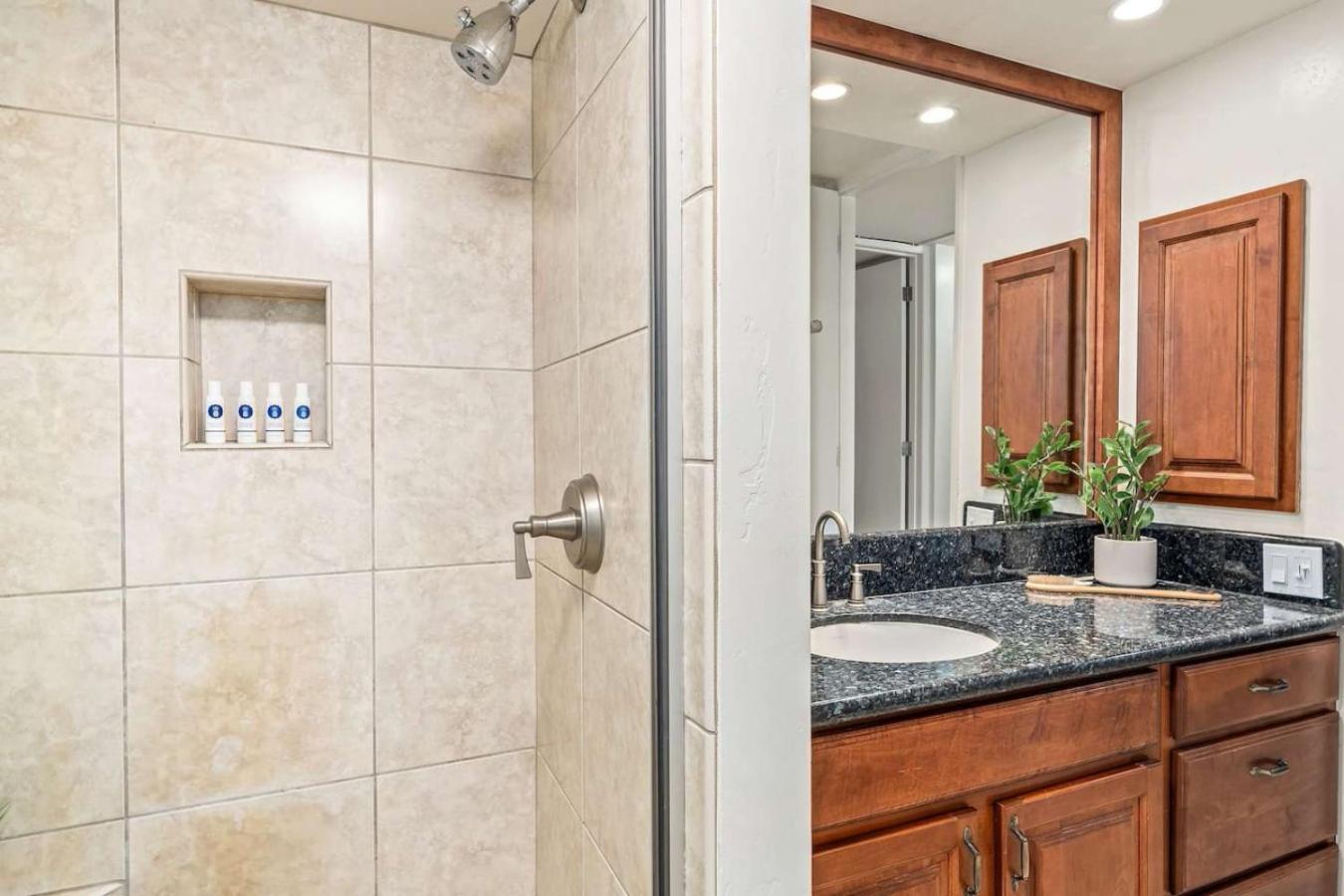 Papakea Resort - Beautiful Ocean Views 1 BR with AC