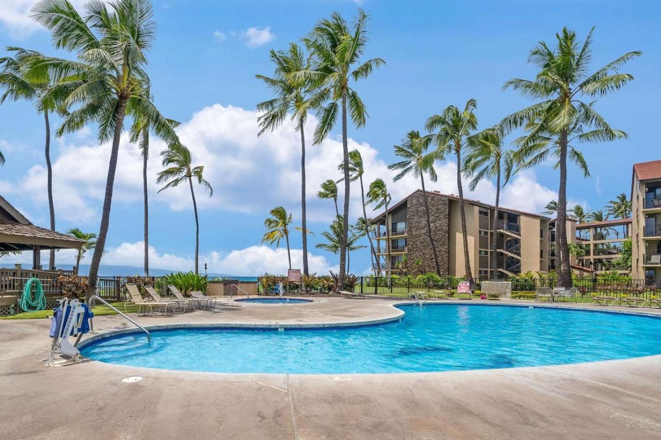 Papakea Resort - Beautiful Ocean Views 1 BR with AC
