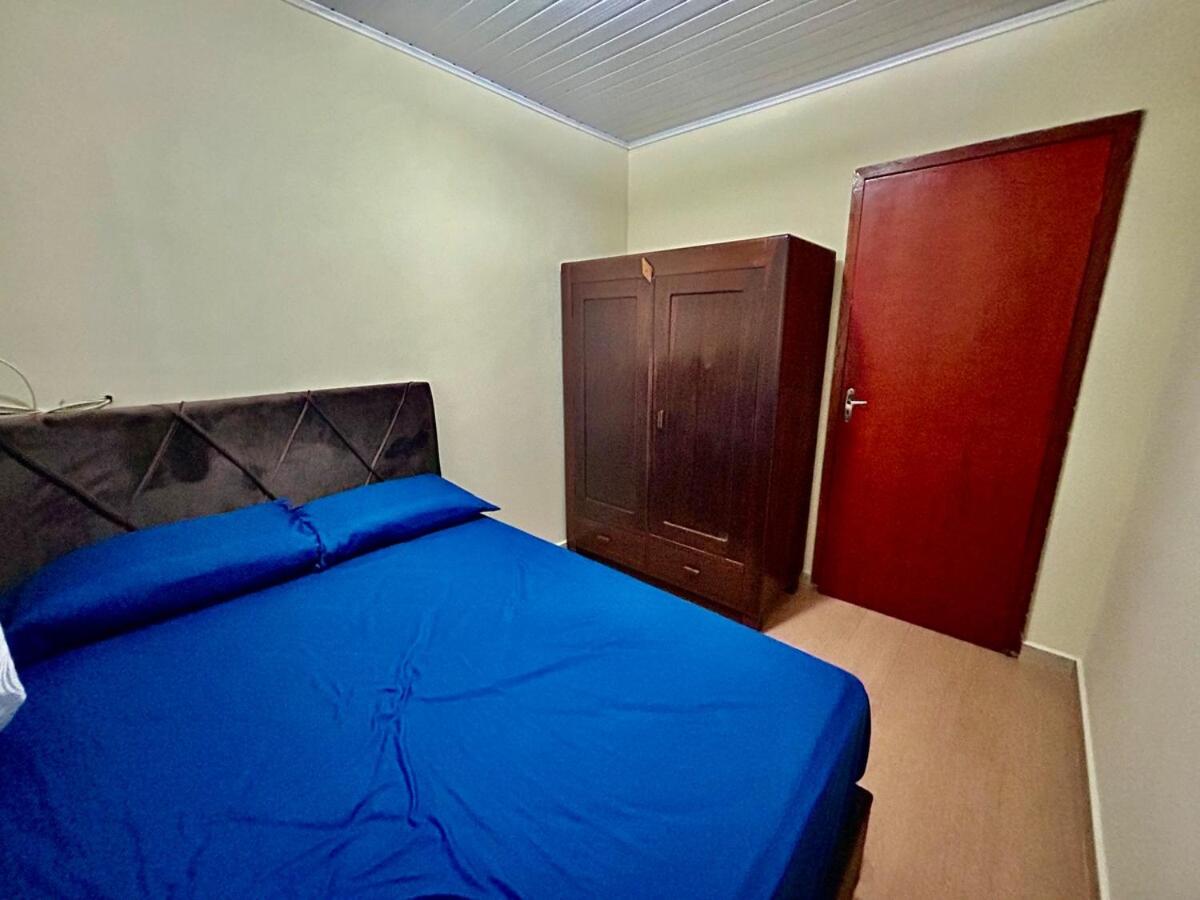 Casa ampla com 02 suítes e 01 quarto próx das Cataratas e Aeroporto