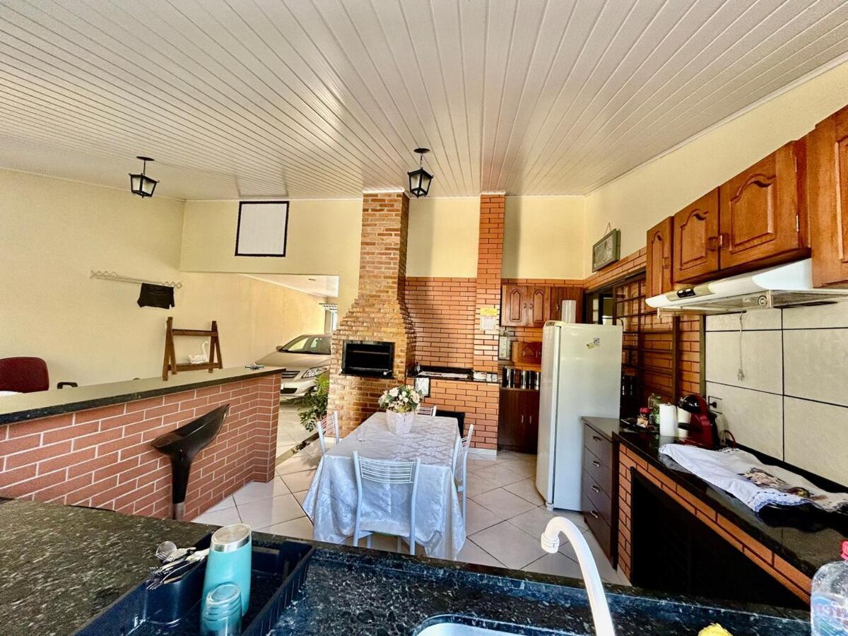 Casa ampla com 02 suítes e 01 quarto próx das Cataratas e Aeroporto