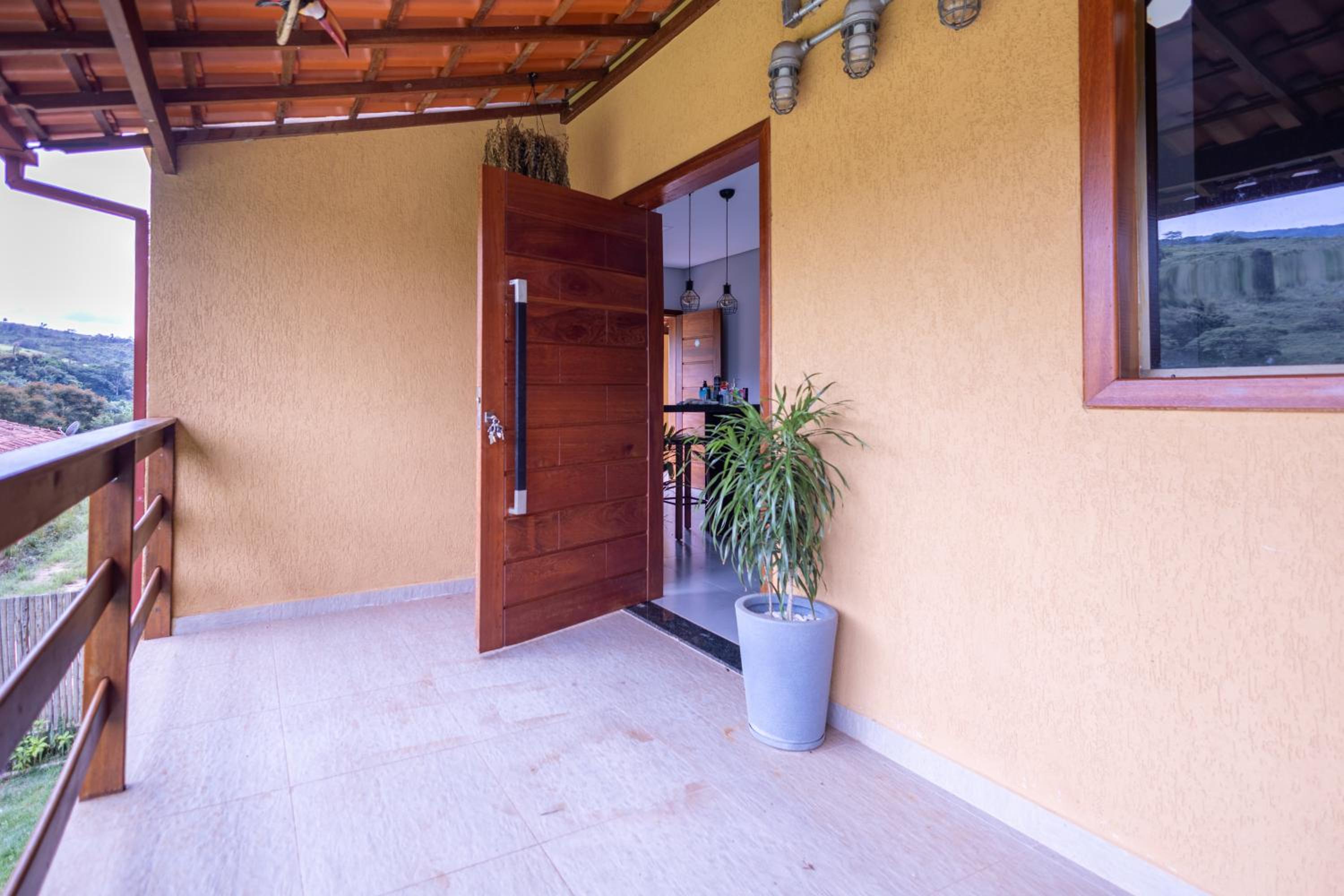 Sitio Rancho dos Sapos - Ao pé das montanhas de Minas Gerais a uma hora de BH Asfalto
