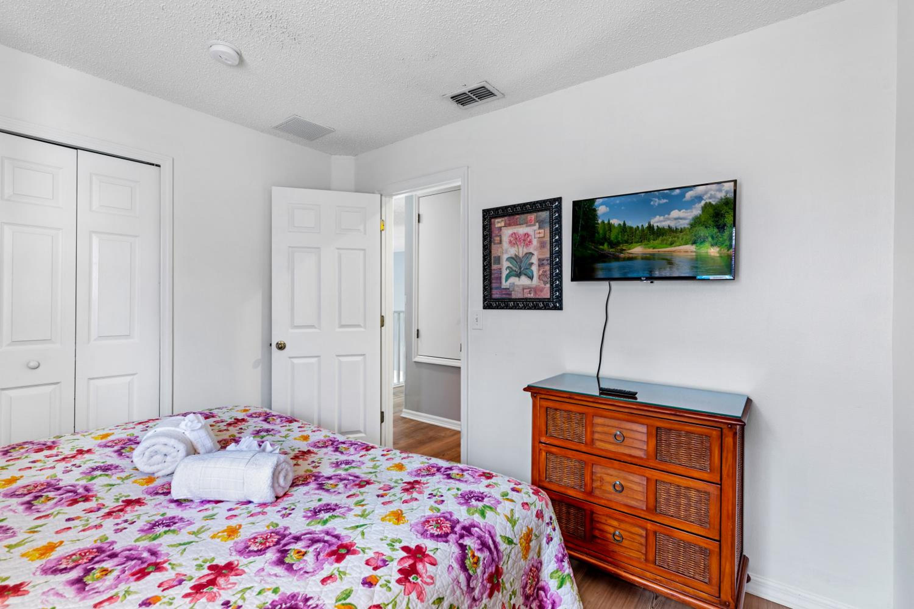 Disney Doorstep 7 Bedroom Villa with SouthFacing Pool and Hot Tub