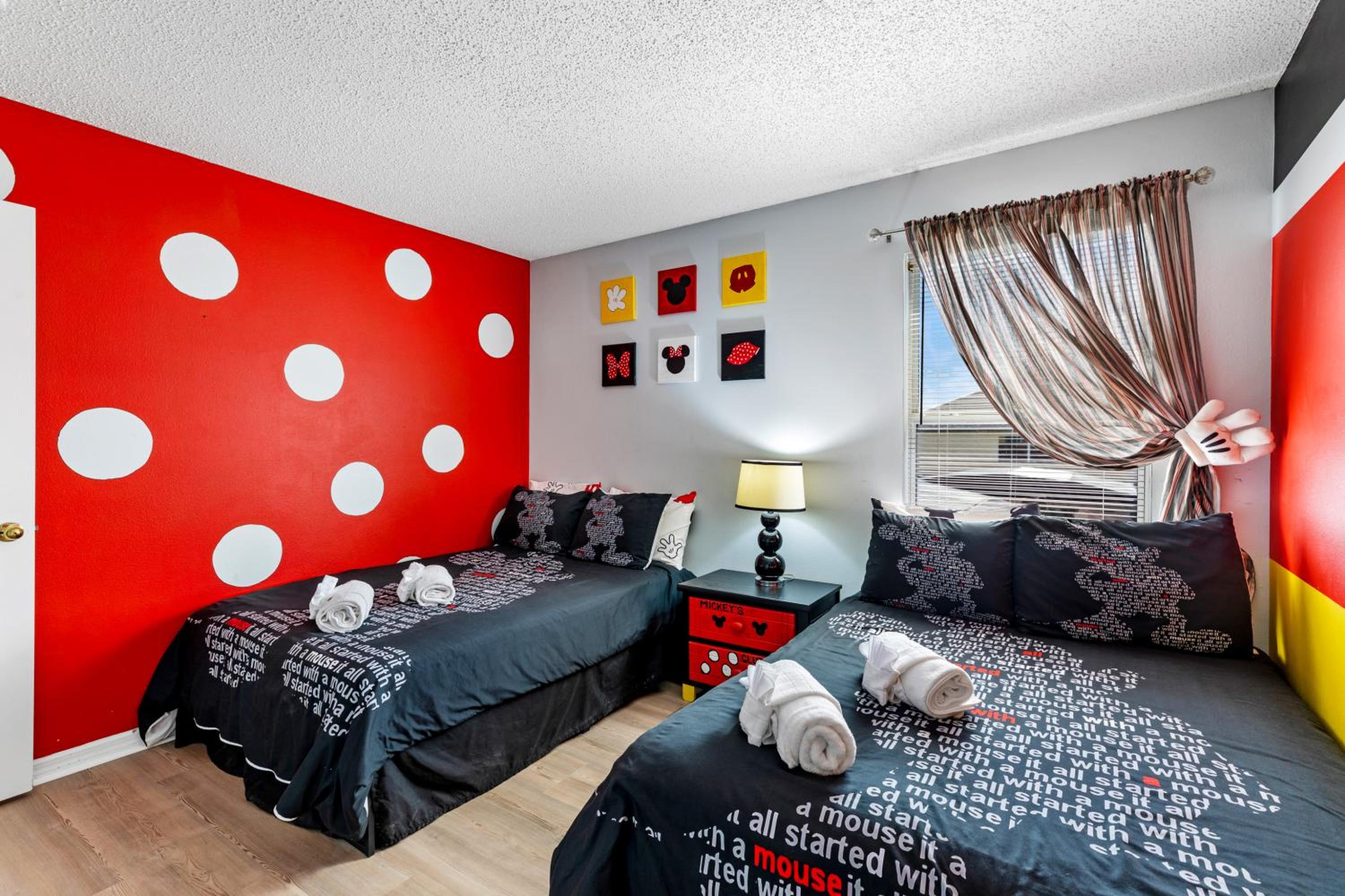 Disney Doorstep 7 Bedroom Villa with SouthFacing Pool and Hot Tub