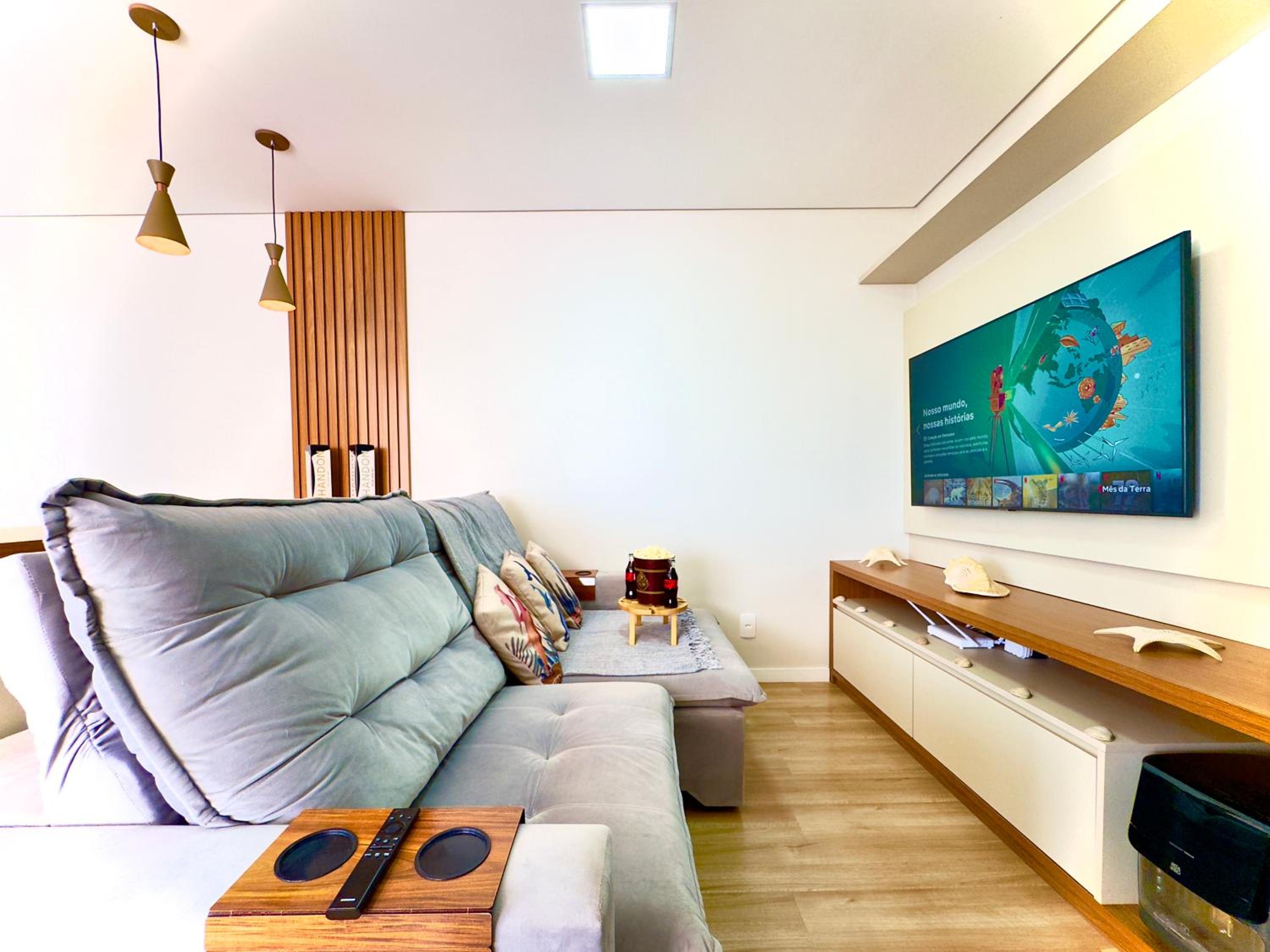 Apto a VISTA MAR 150m PRAIA Cozinha completa CHURRASQUEIRA AR CONDICIONADO Wi-Fi e vaga privativa de garagem Reserve agora mesmo