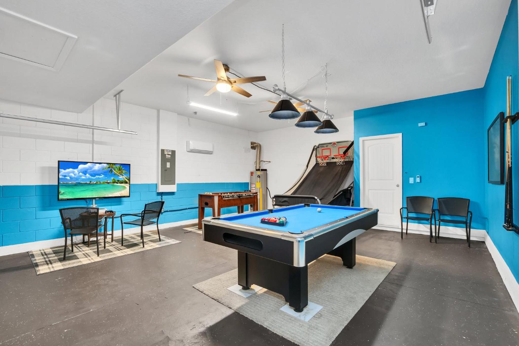 Spacious Home with Private Pool and Spa in Solterra Gates Resort Nr Disney