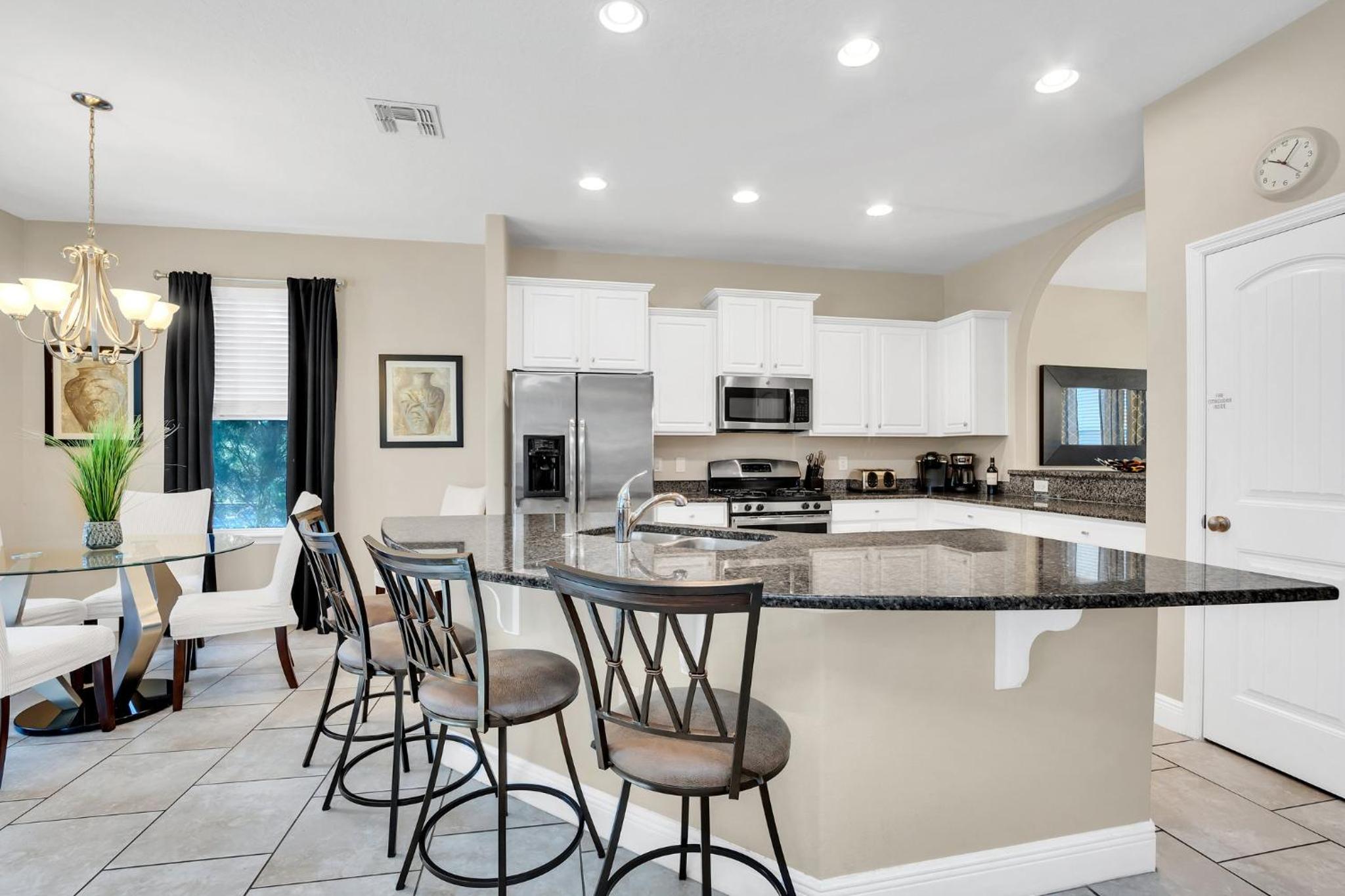 Spacious Home with Private Pool and Spa in Solterra Gates Resort Nr Disney