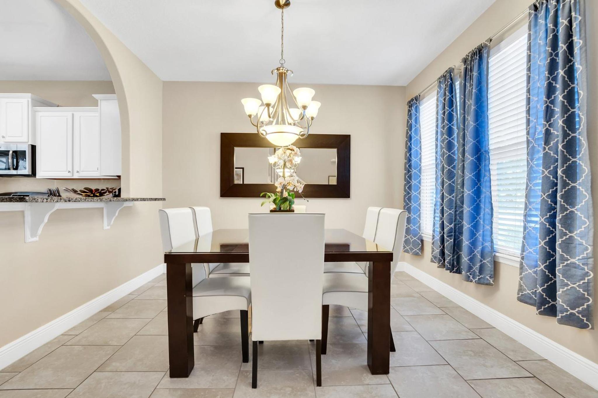 Spacious Home with Private Pool and Spa in Solterra Gates Resort Nr Disney