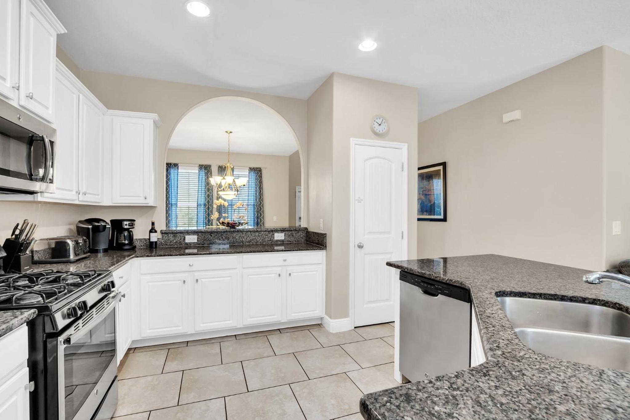 Spacious Home with Private Pool and Spa in Solterra Gates Resort Nr Disney