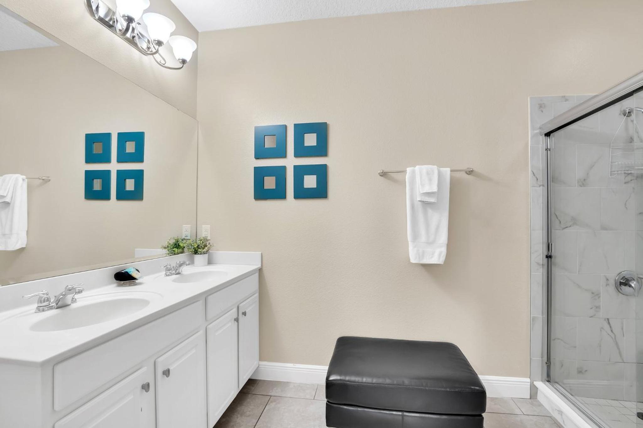 Spacious Home with Private Pool and Spa in Solterra Gates Resort Nr Disney