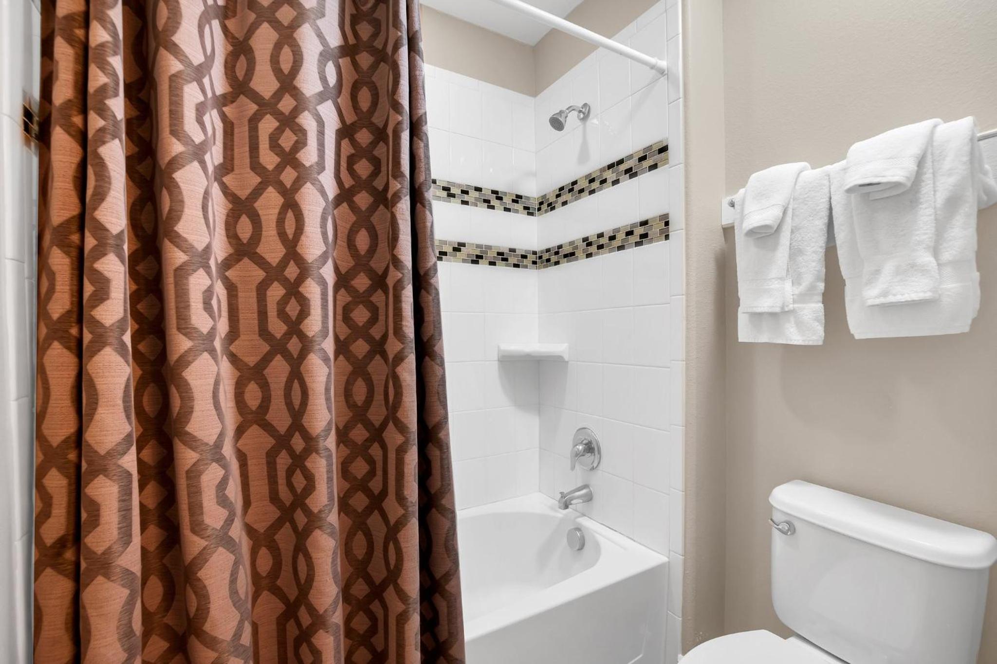 Spacious Home with Private Pool and Spa in Solterra Gates Resort Nr Disney