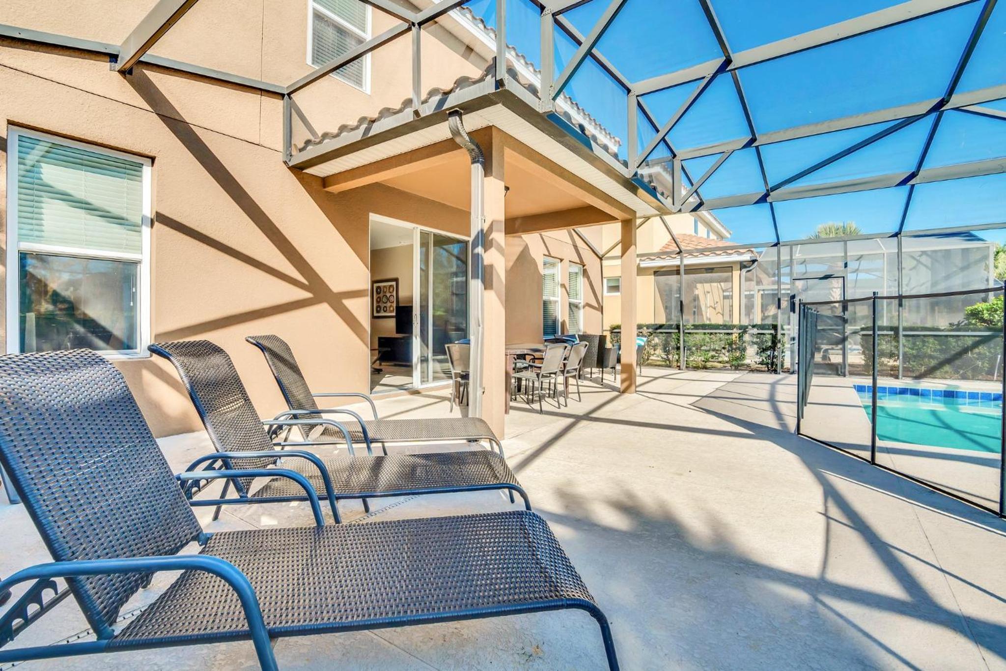 Spacious Home with Private Pool and Spa in Solterra Gates Resort Nr Disney