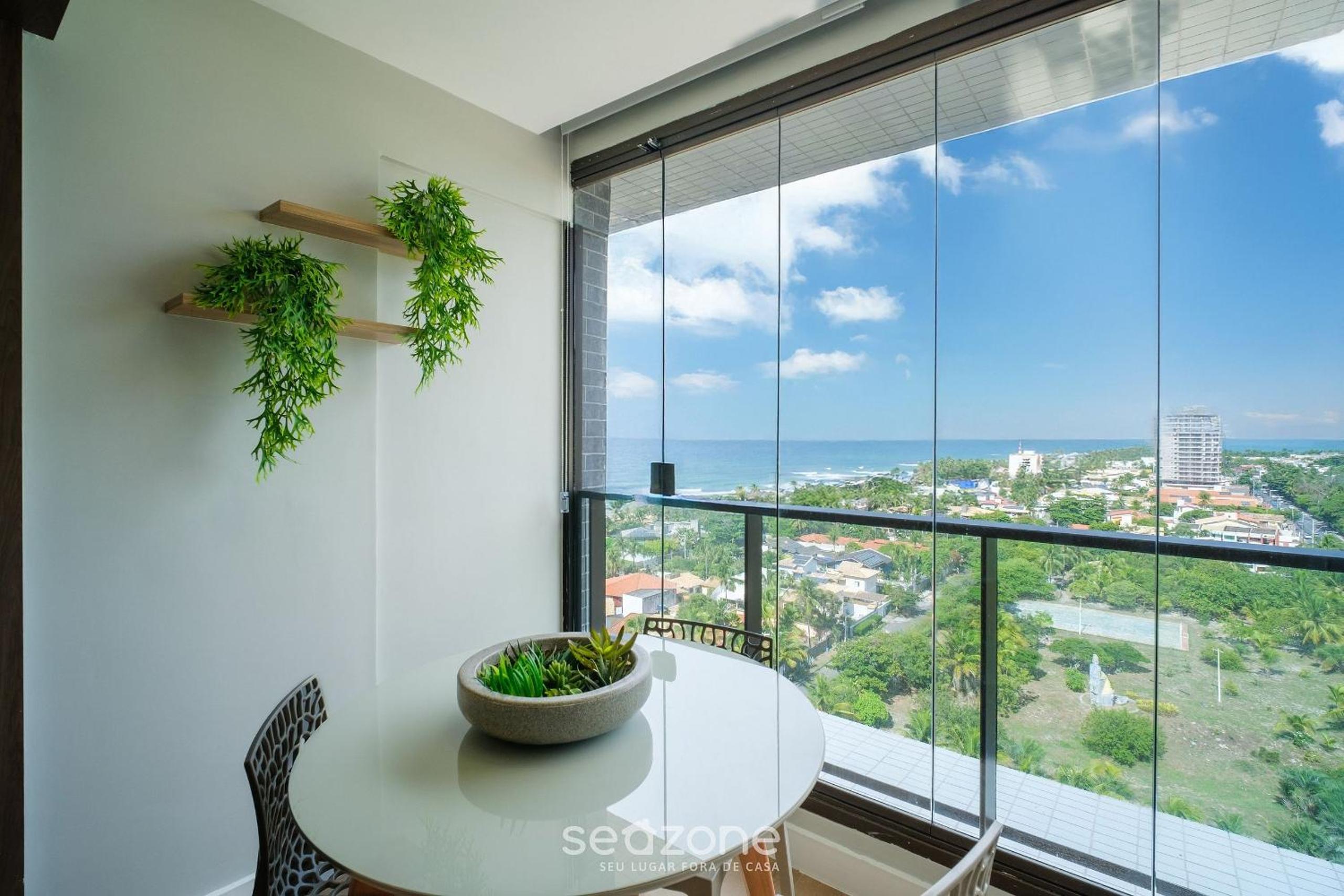Stay just steps from Itapuã beach, with pool and gym - RGF