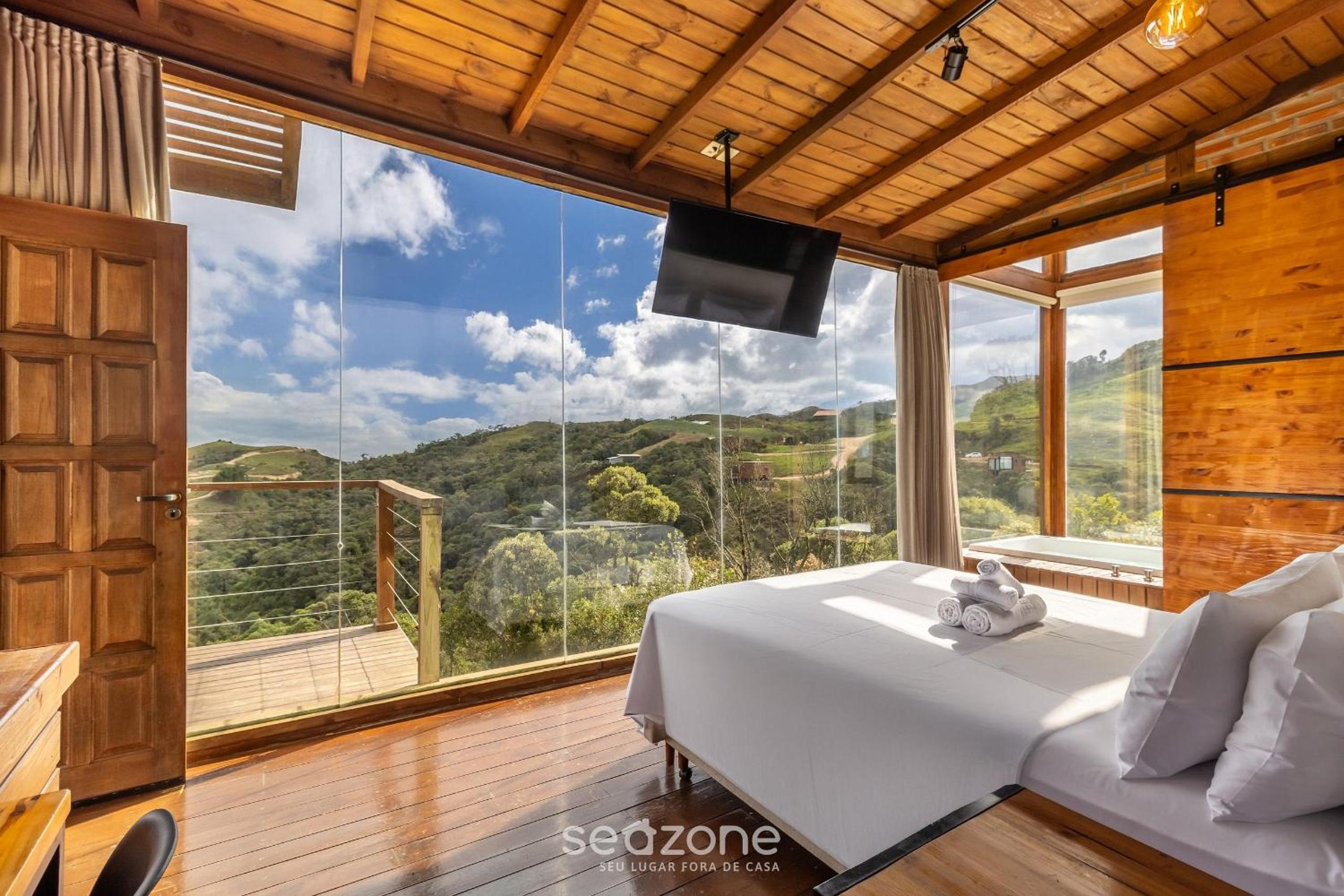 Charming cabin w/ view in the mountains VST005