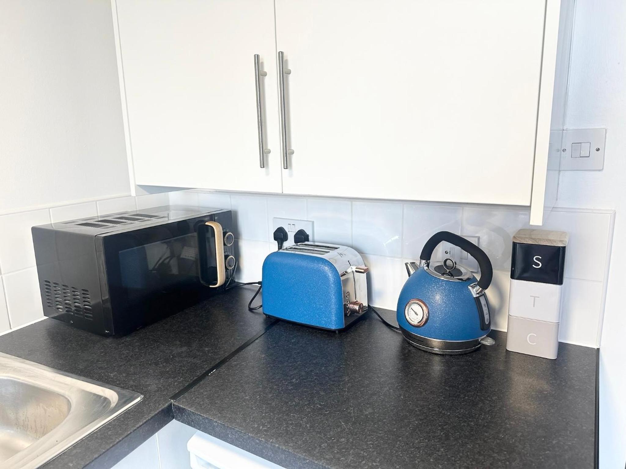 The Board Games Apartments - Brought to you by Coastline Retreats - Themed town centre apartments ALL WITH LUXURY 2 PERSON JACUZZI BATHS - 5 mins walk to t