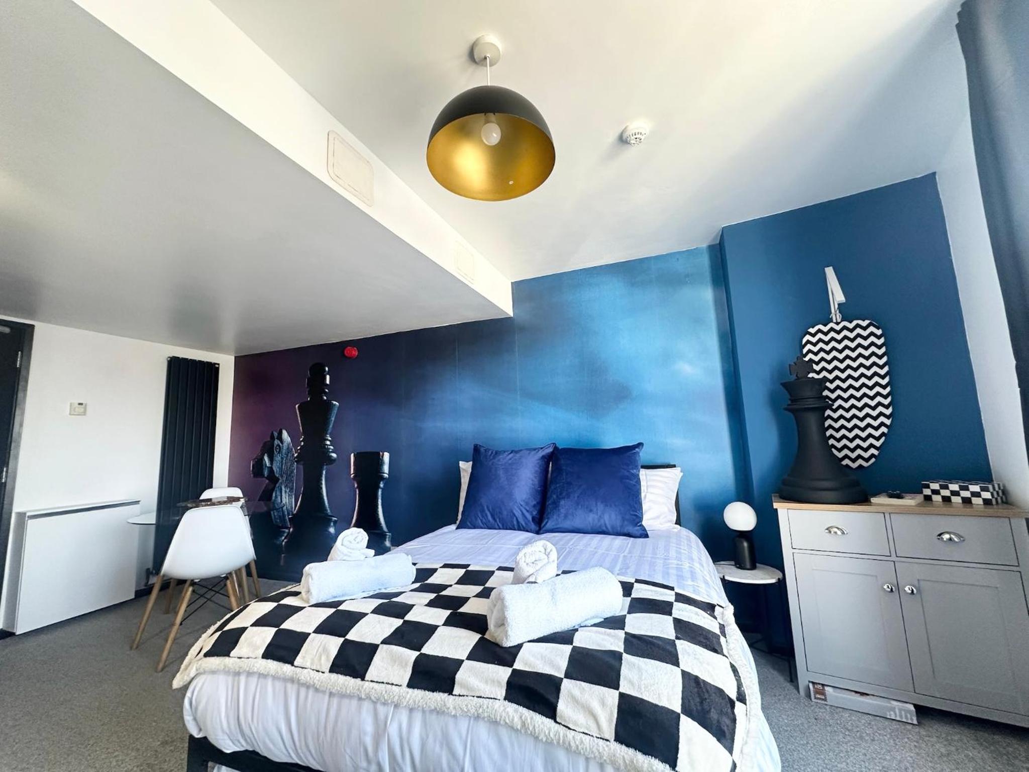 The Board Games Apartments - Brought to you by Coastline Retreats - Themed town centre apartments ALL WITH LUXURY 2 PERSON JACUZZI BATHS - 5 mins walk to t