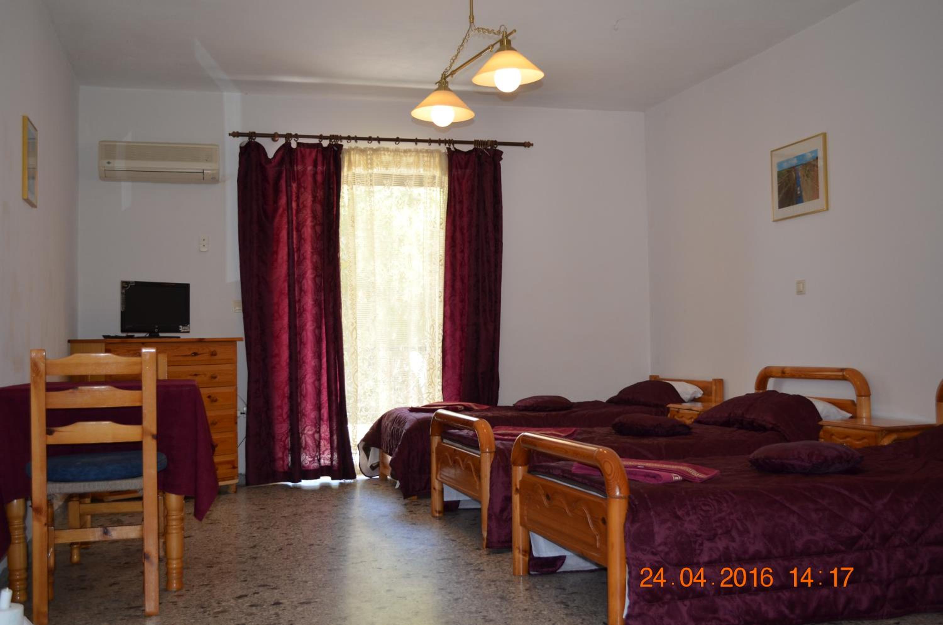 Apartments Zoumperi