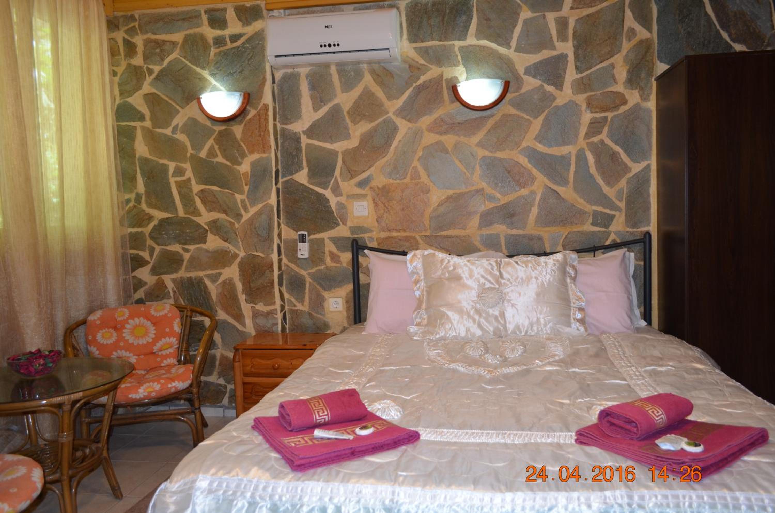 Apartments Zoumperi