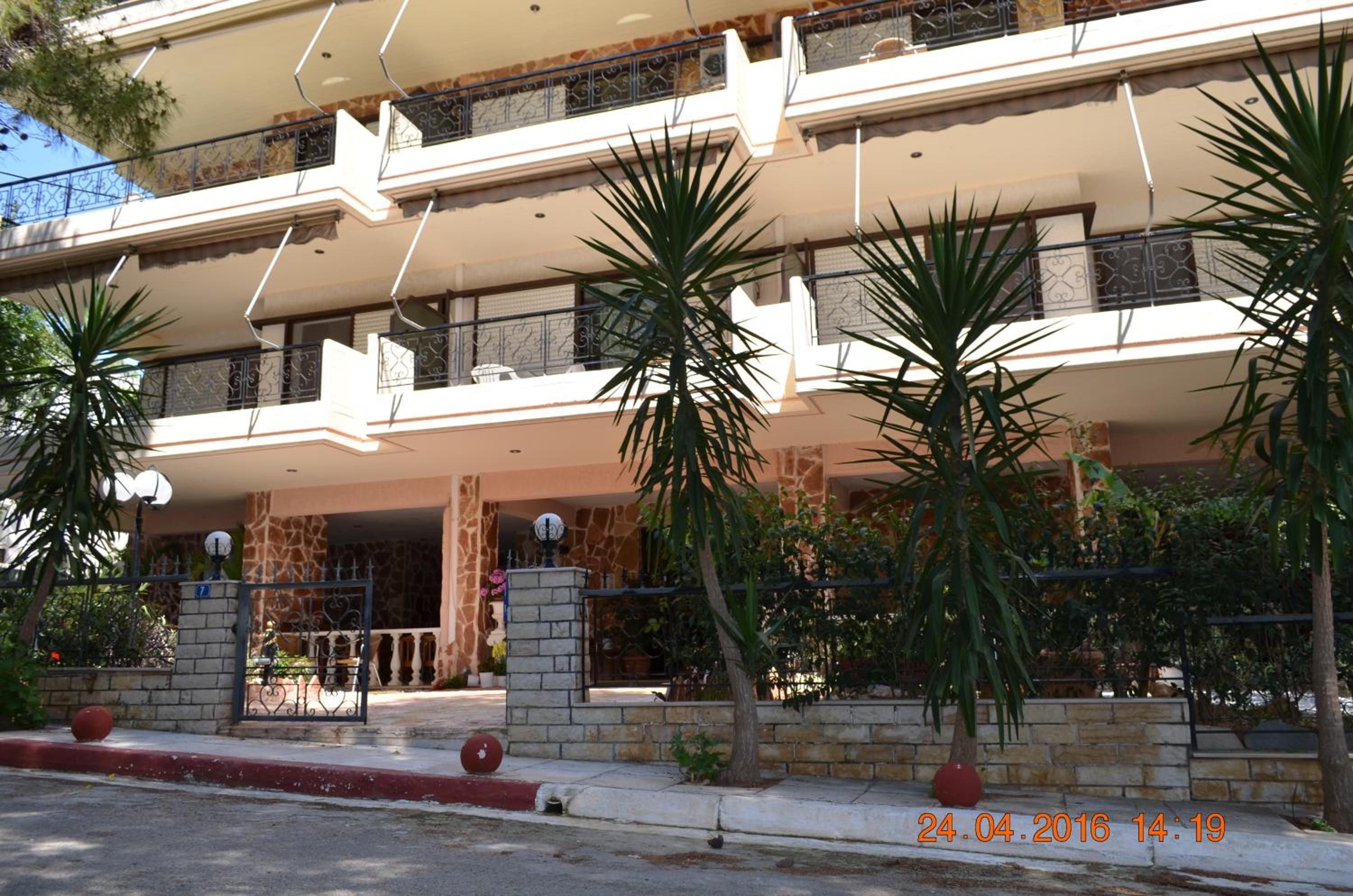Apartments Zoumperi