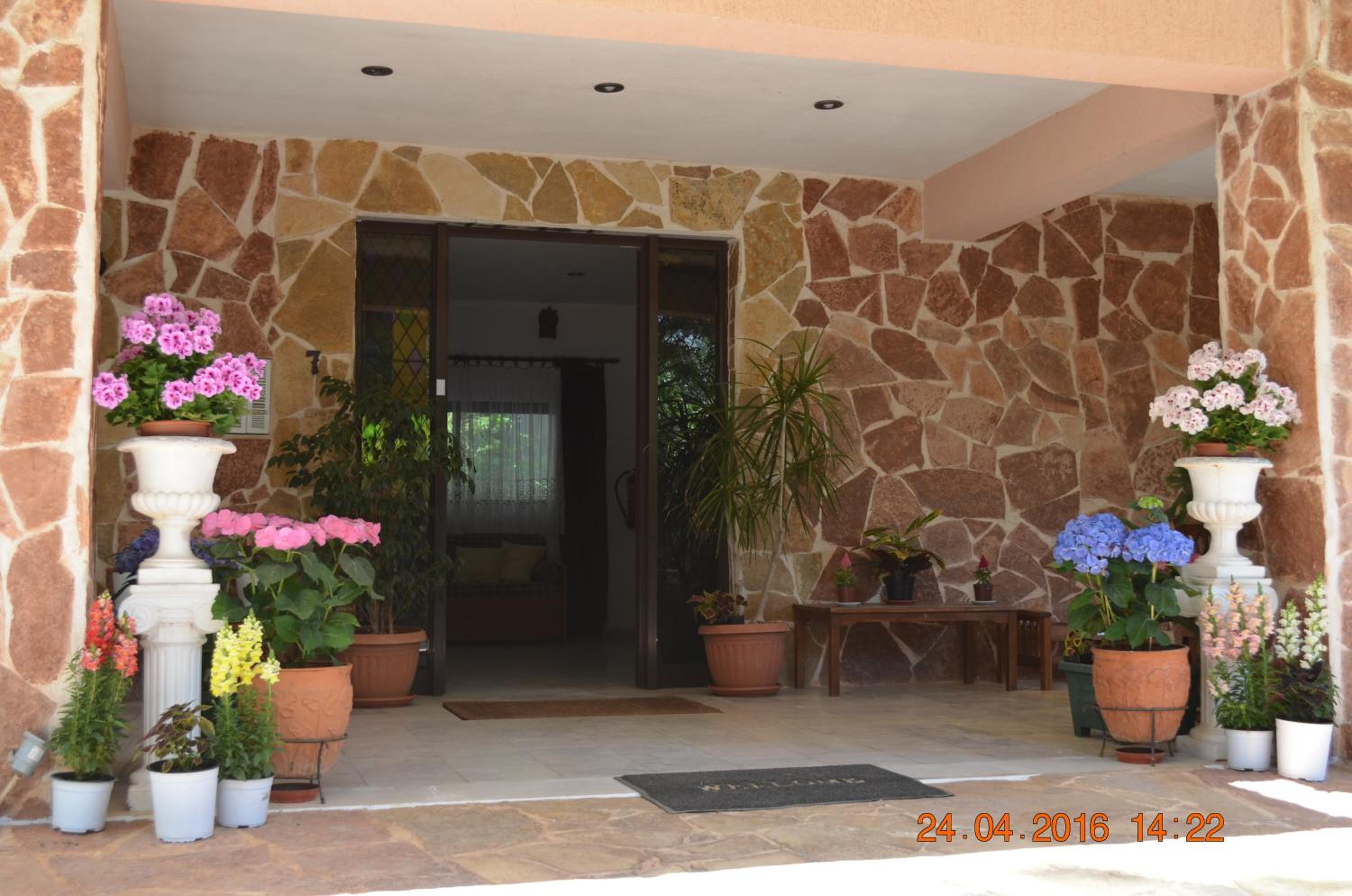 Apartments Zoumperi