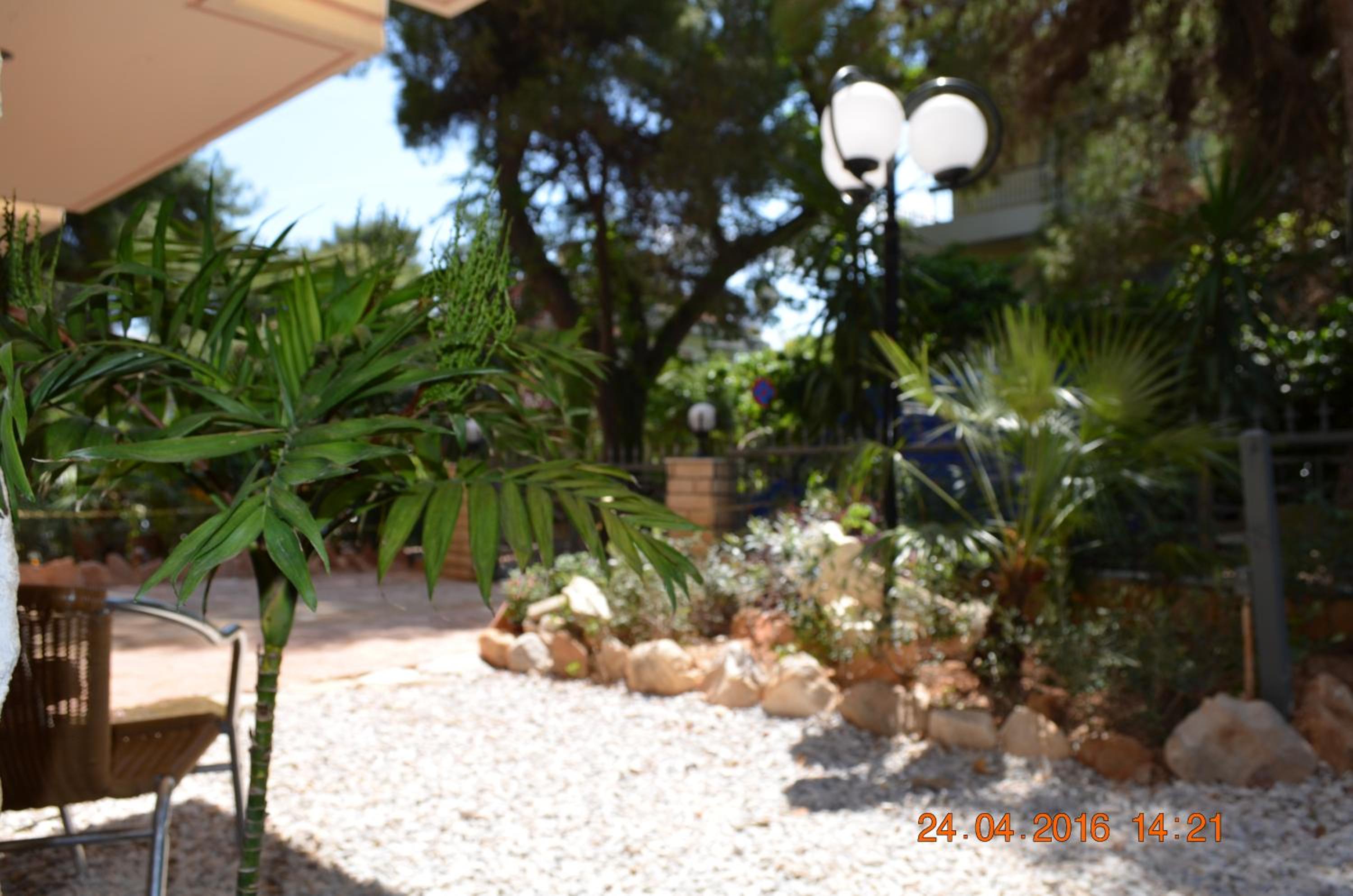 Apartments Zoumperi