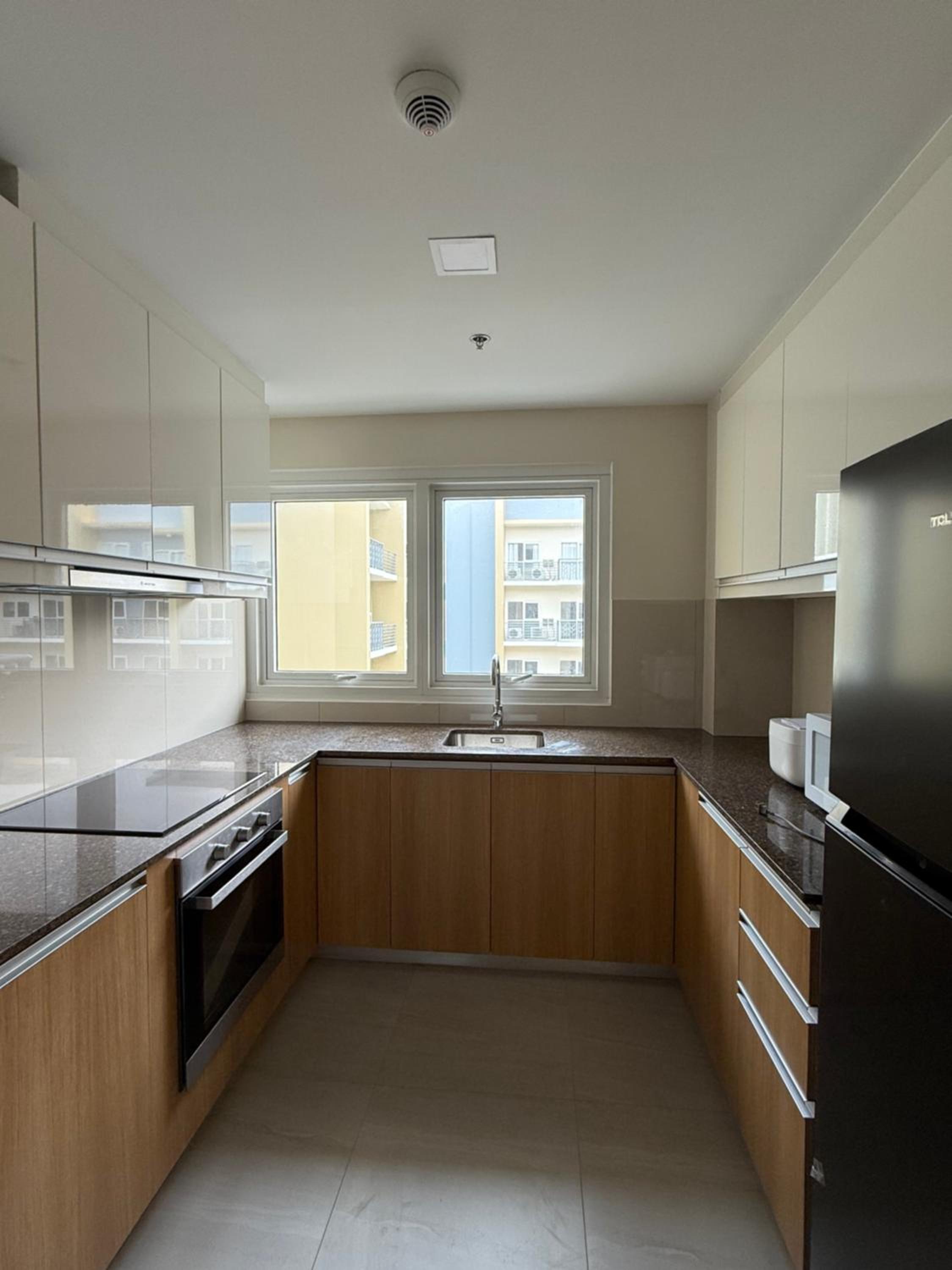 Luxurious Modern Cozy Manila Bayview Pool View 1 2 3 Bedrooms Near Manila Airports Okada Solaire MOA
