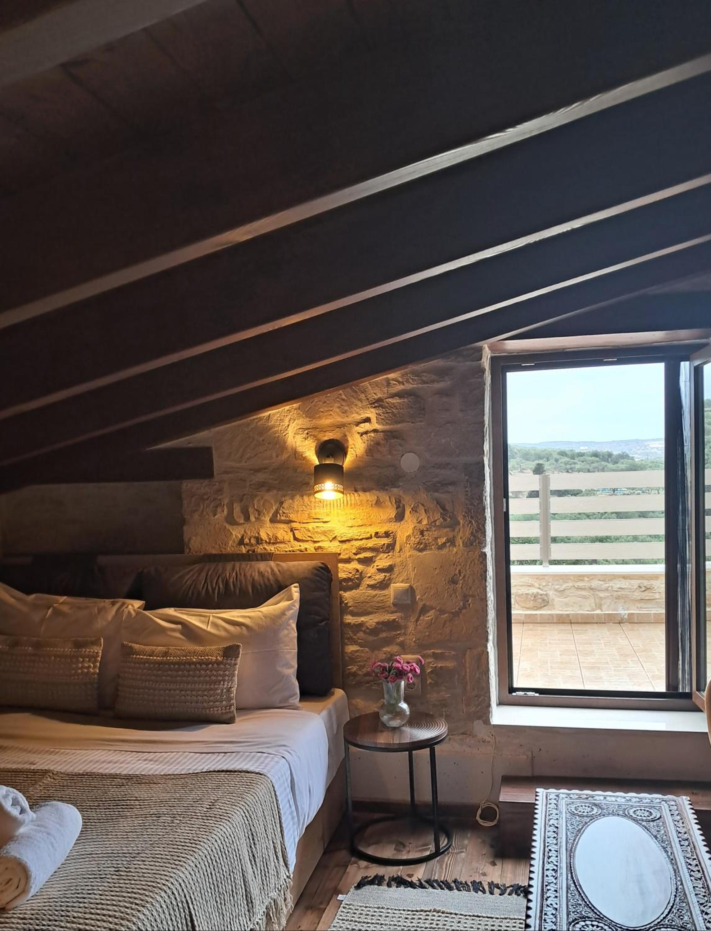 OLIVE LAND - ΓΗ ΤΗΣ ΕΛΙΑΣ / STONE VILLA.