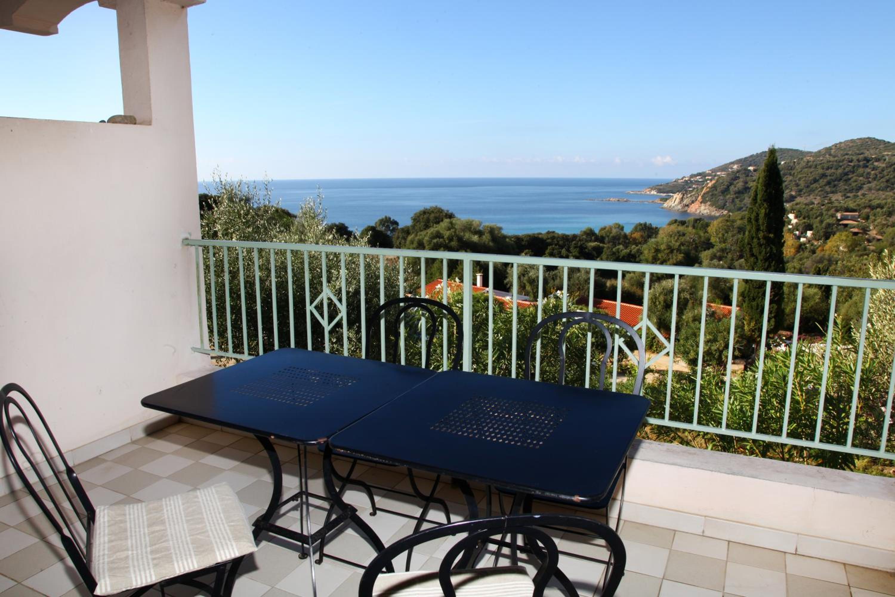 Balcony & Terrace