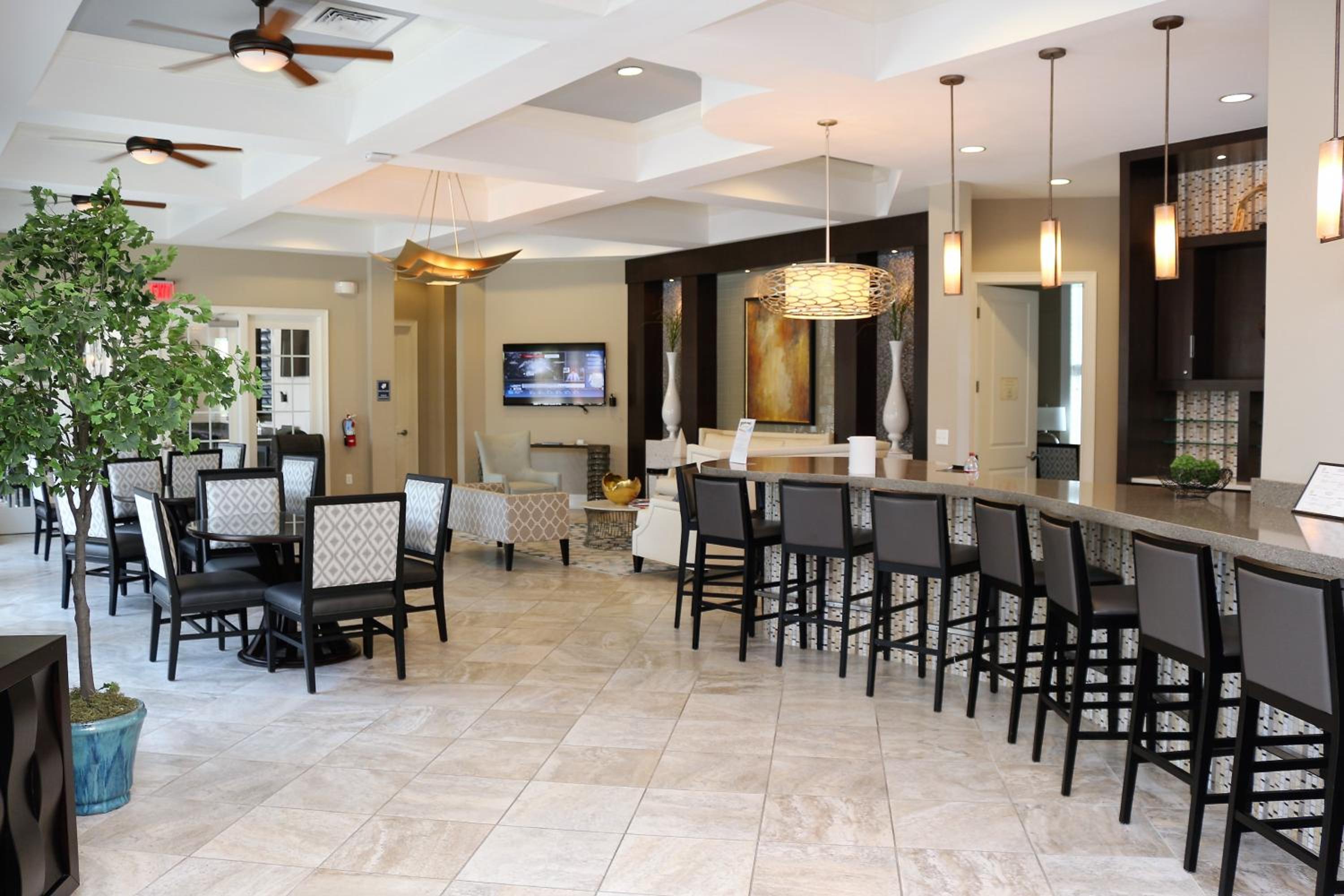 Spacious Home with Private Pool and Spa in Solterra Gates Resort Nr Disney