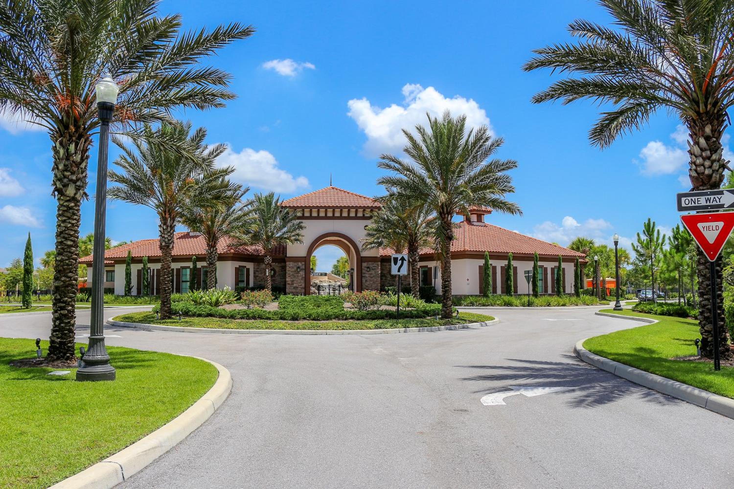 Spacious Home with Private Pool and Spa in Solterra Gates Resort Nr Disney