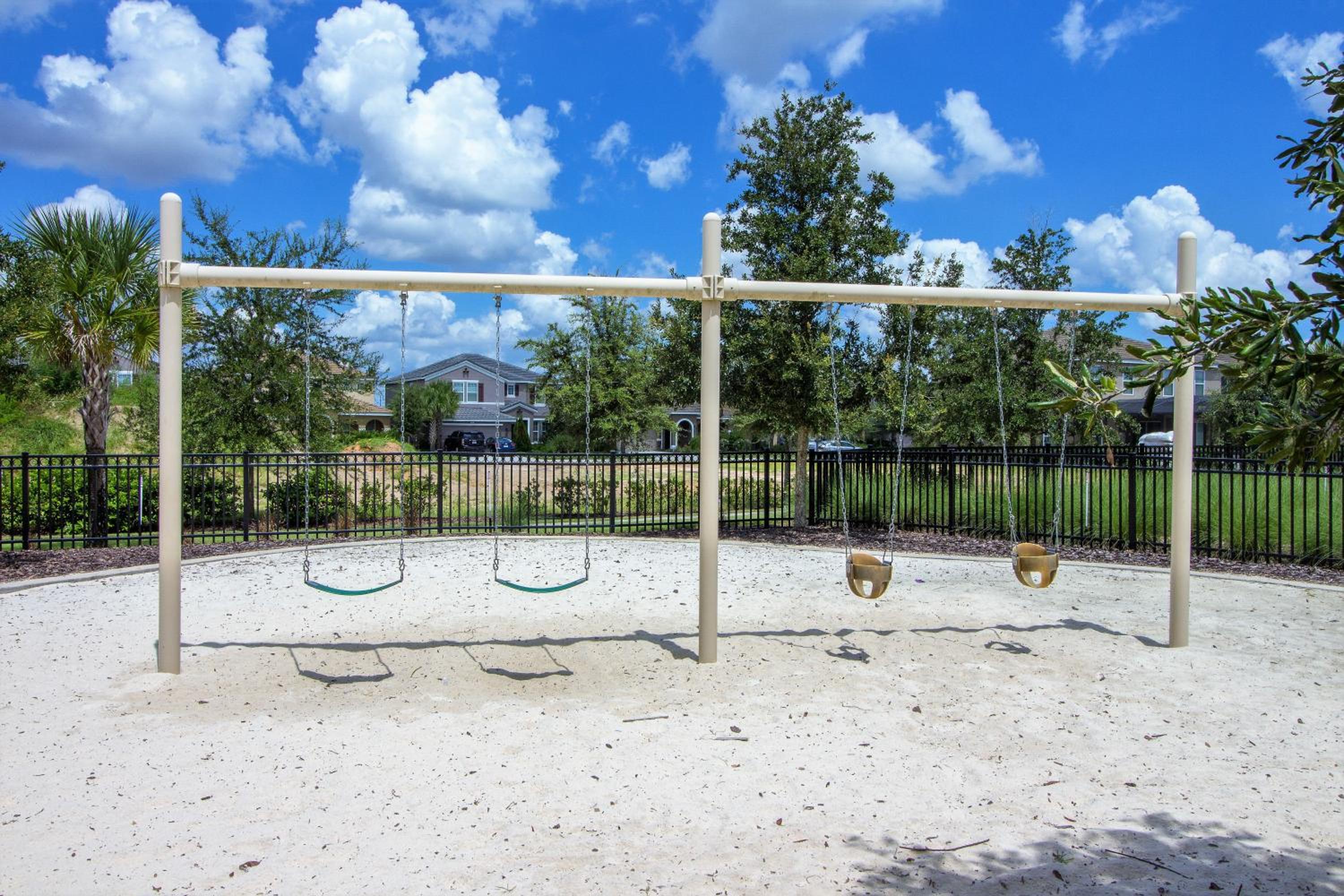 Spacious Home with Private Pool and Spa in Solterra Gates Resort Nr Disney