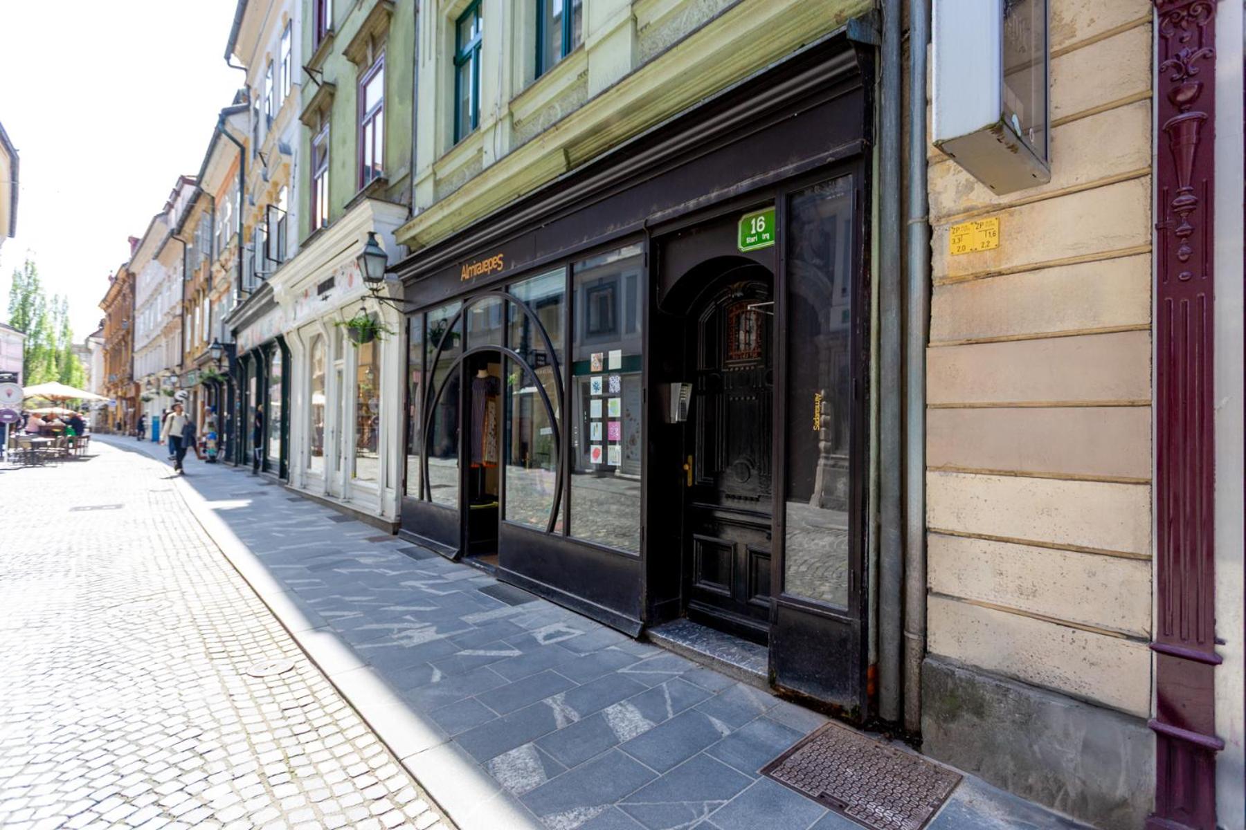 Old Town Sixteen