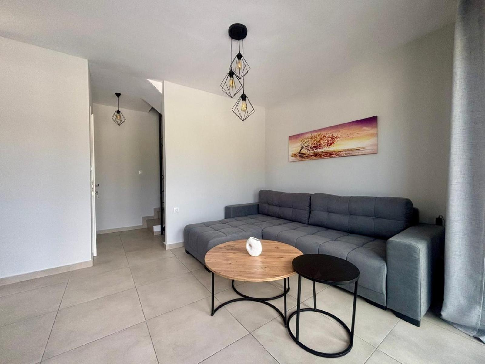Ariadne Stay Complex by Horizon Homes