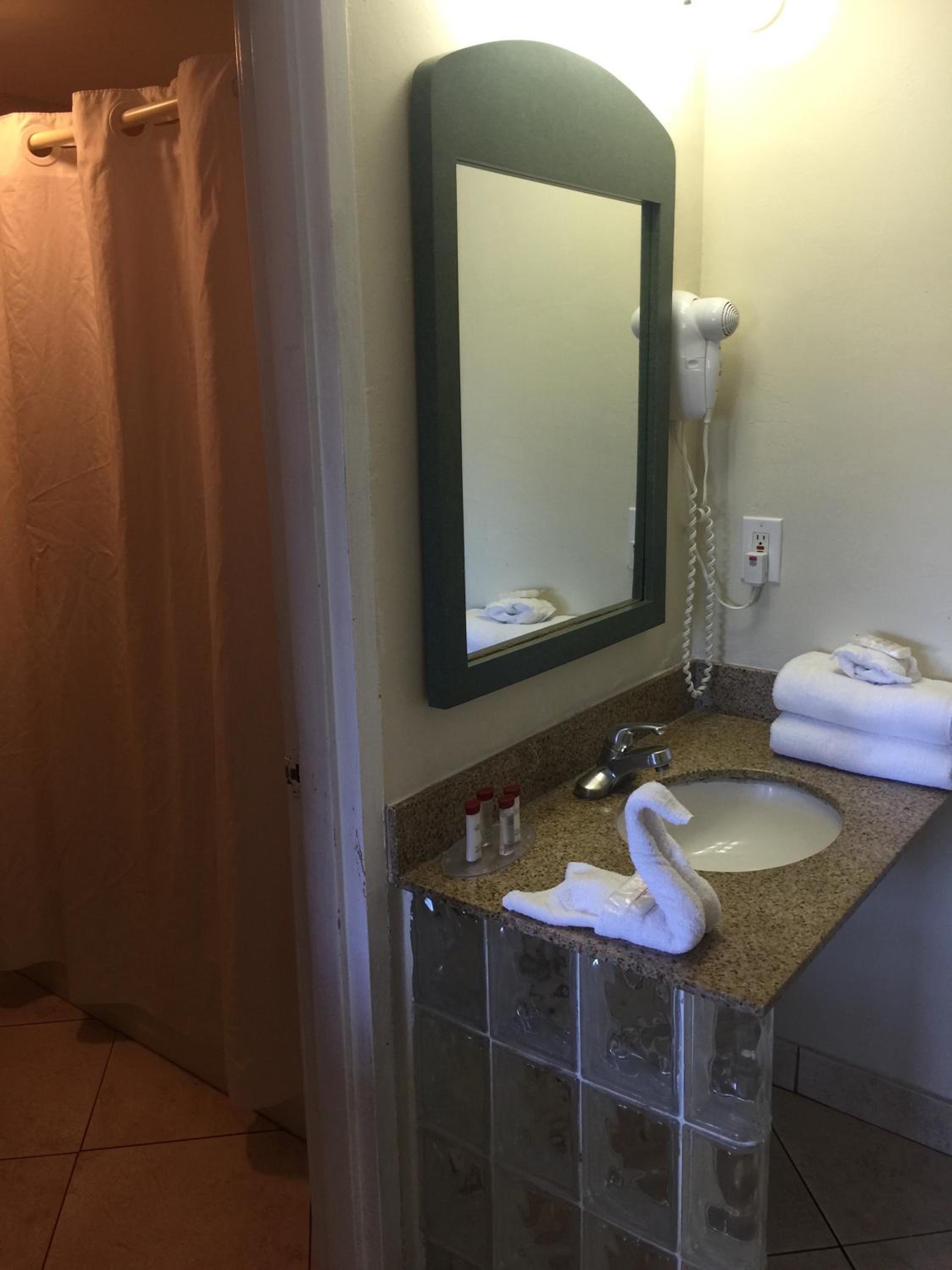 Curtis Inn & Suites