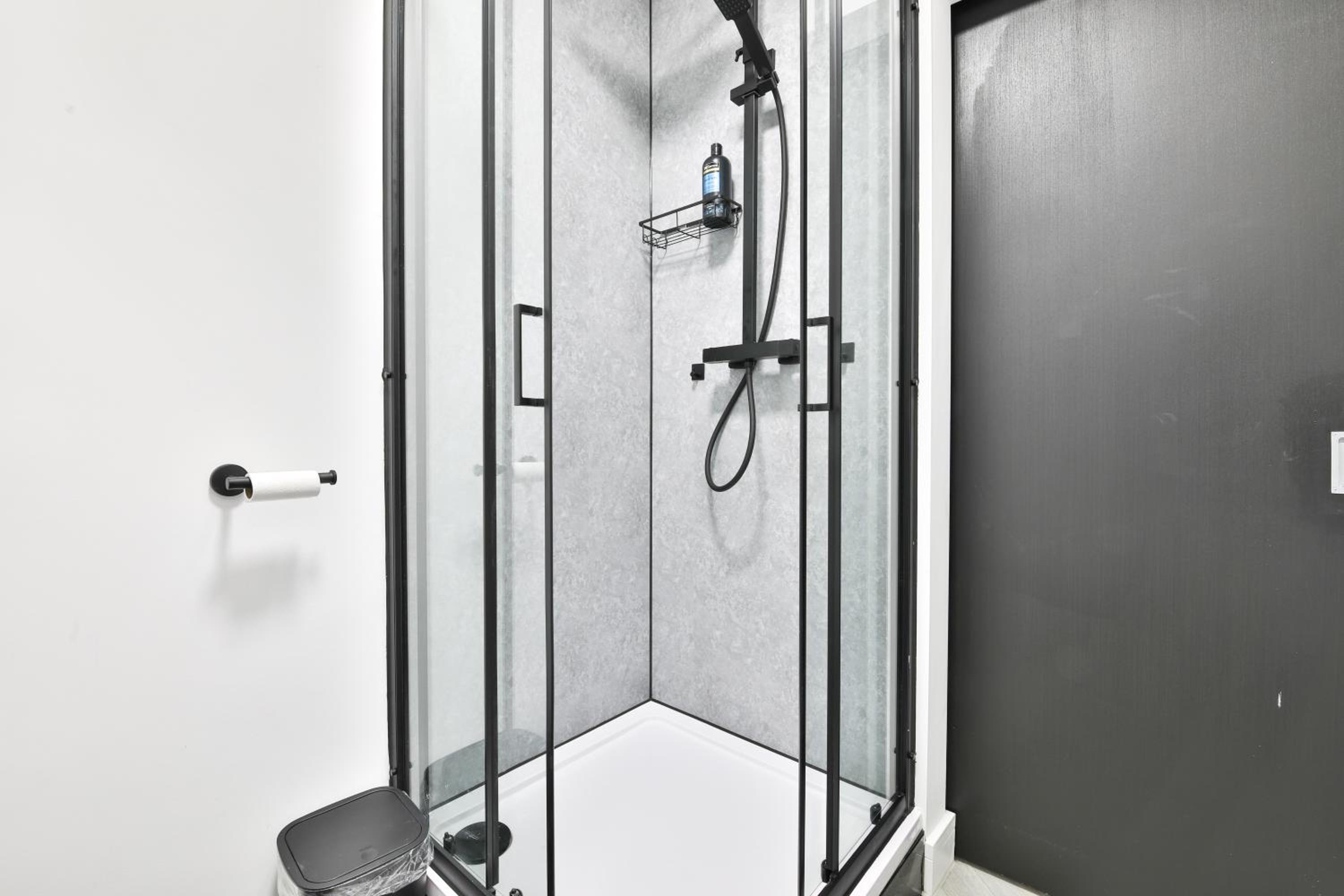 Hiks Accommodations