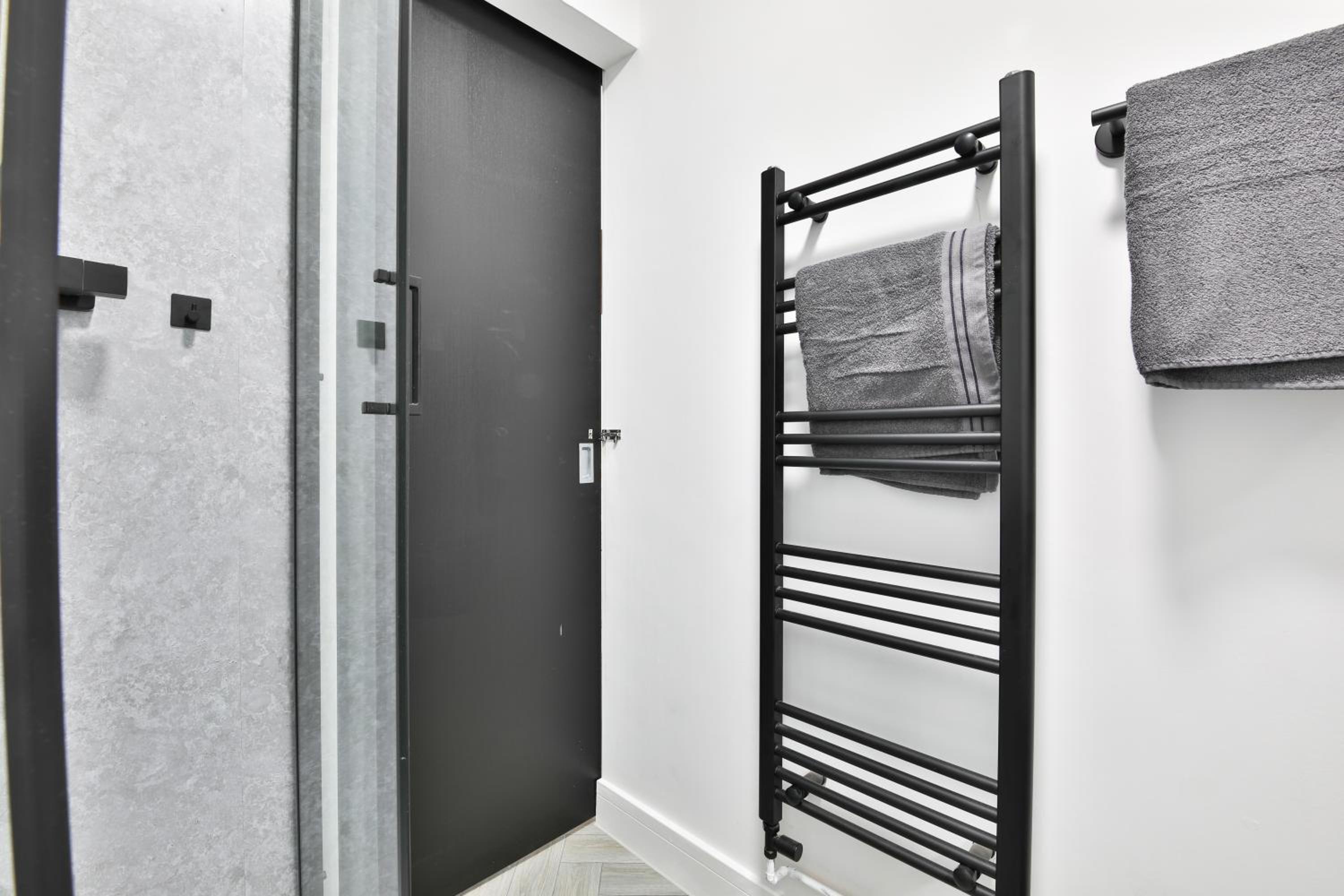 Hiks Accommodations