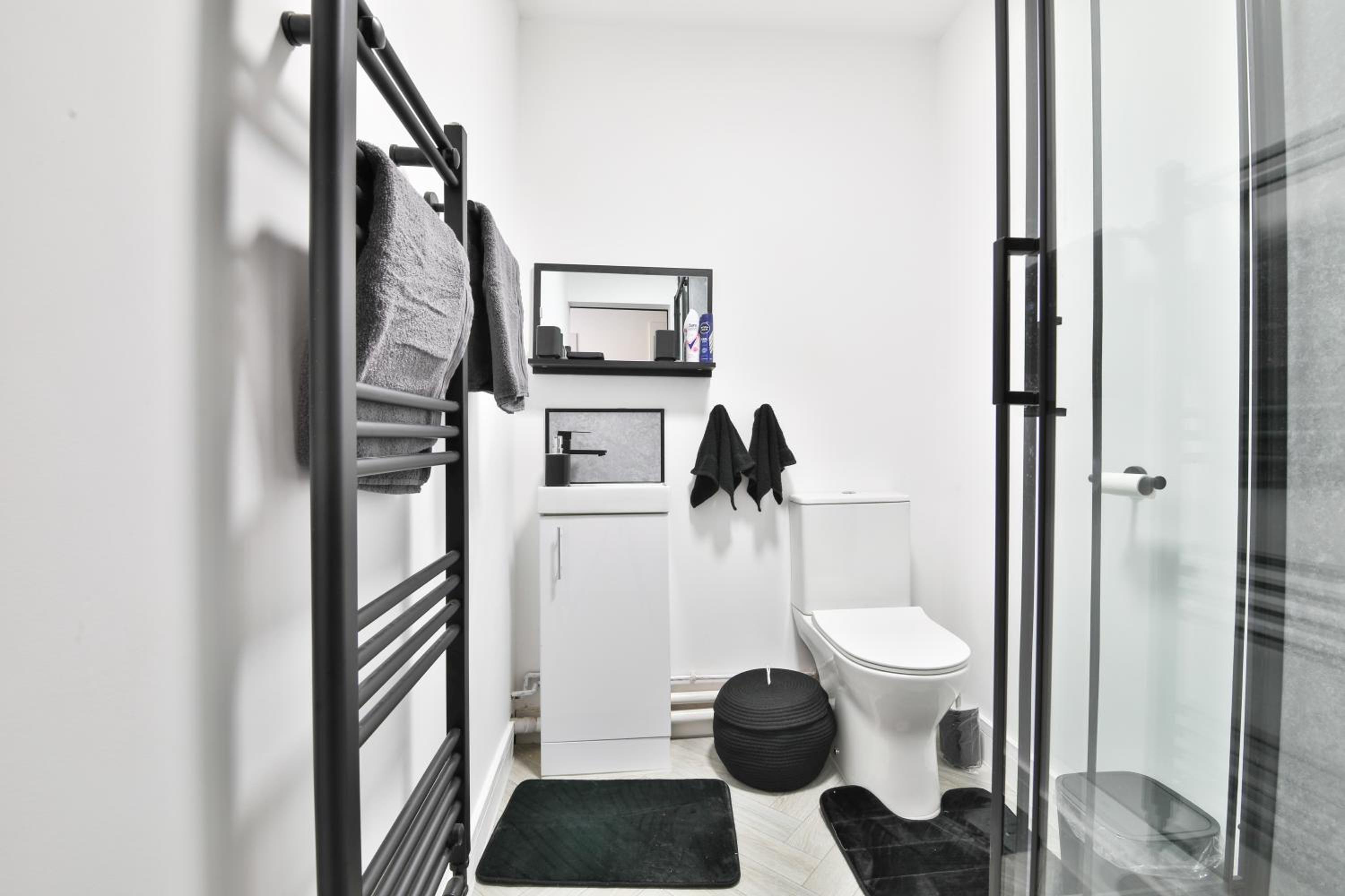 Hiks Accommodations