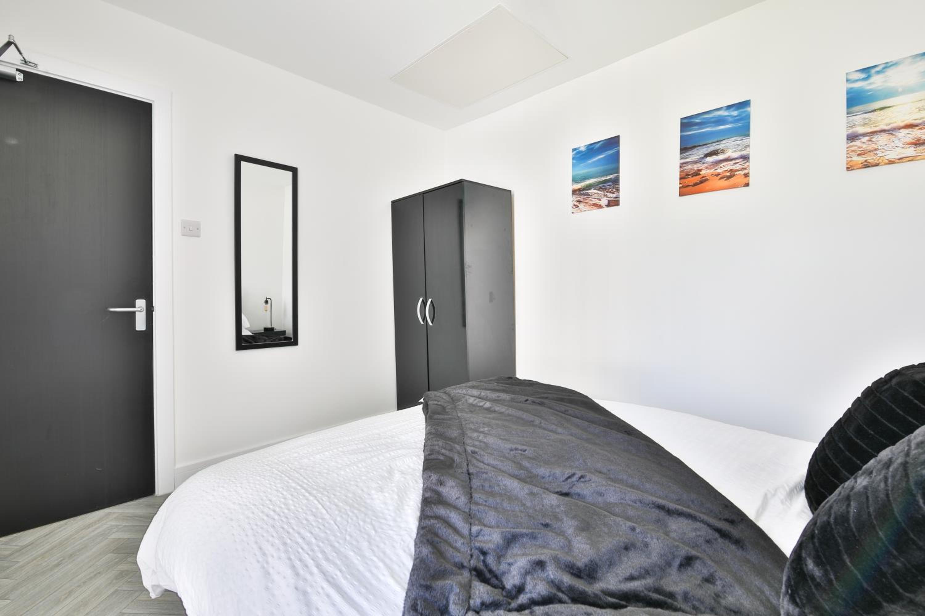 Hiks Accommodations