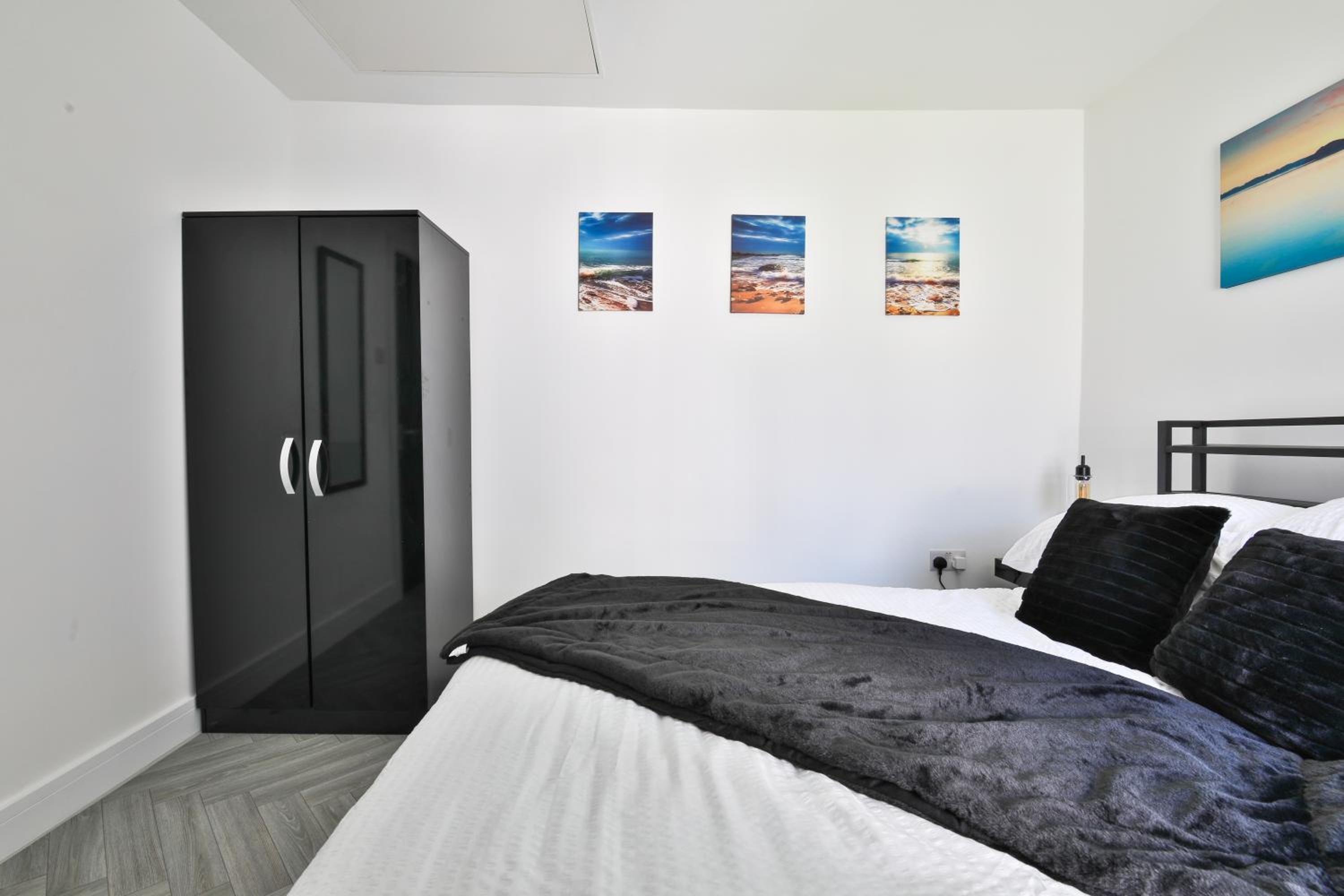 Hiks Accommodations