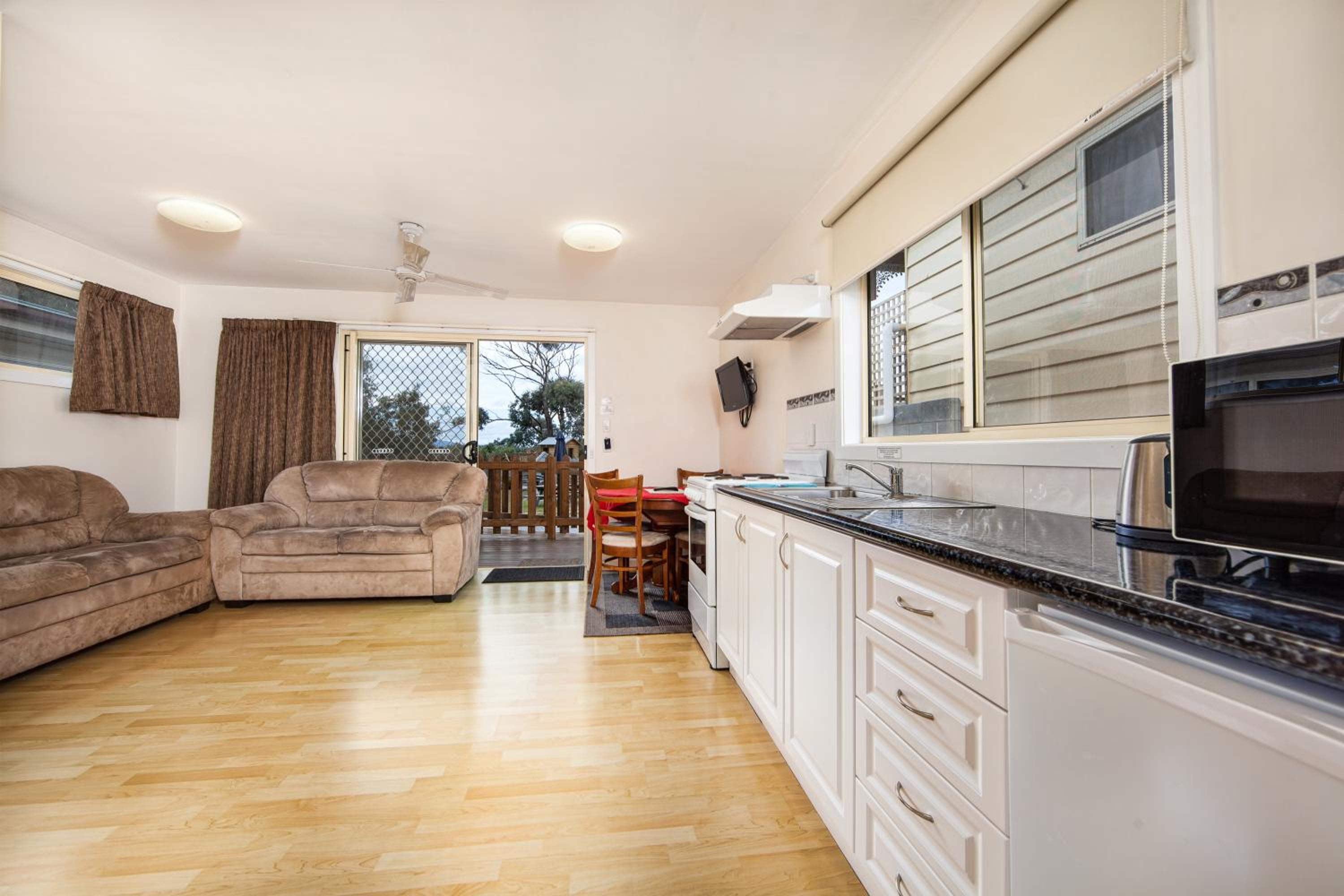 Wintersun Motel
