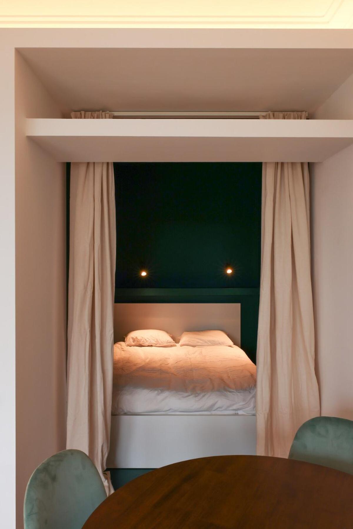 Fernand Cocq Elegant Residence
