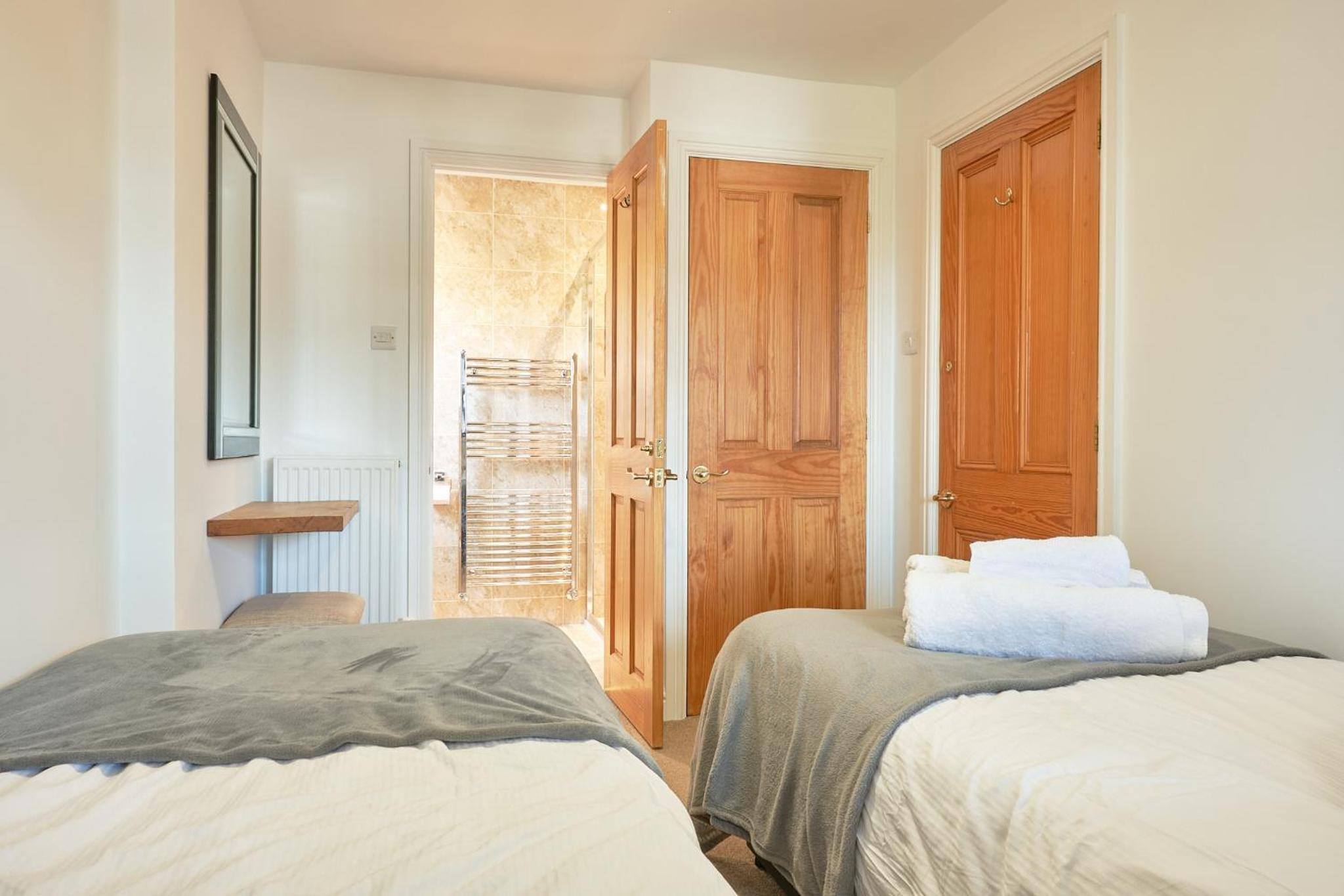 Manesty House - Rooms only - no kitchen-living
