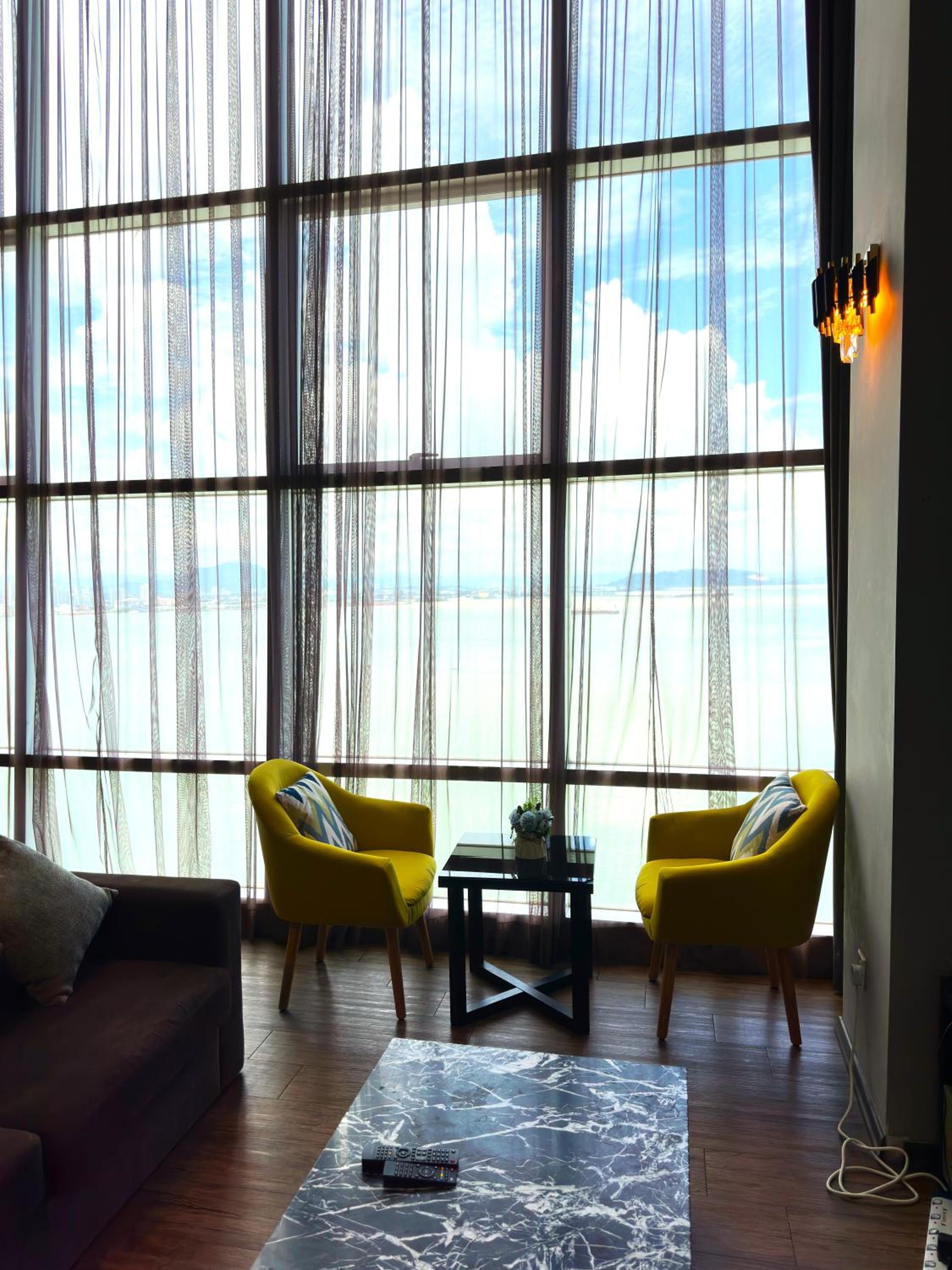 Seaview 2BR Duplex at Maritime Georgetown with Pool & Gym 73A