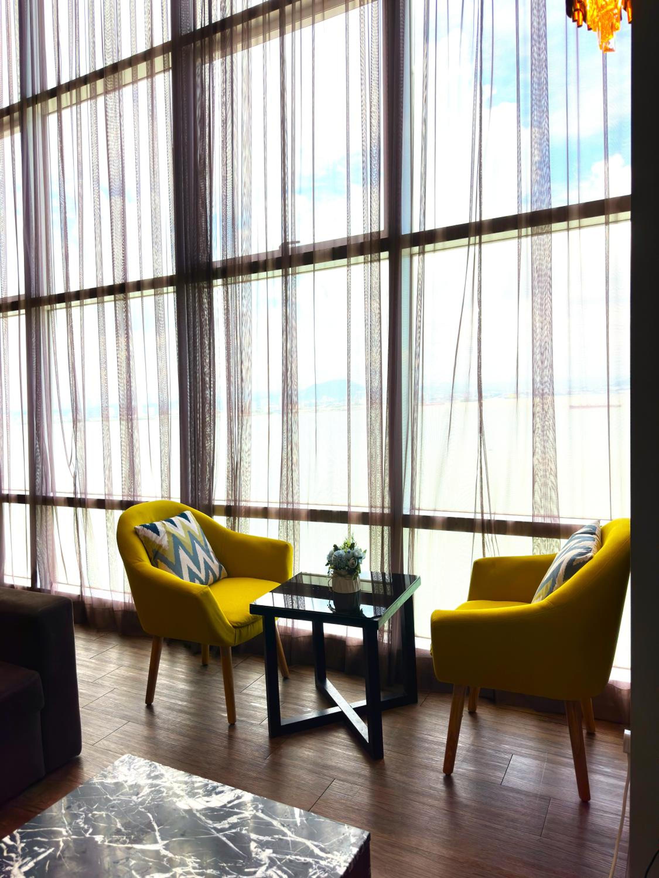 Seaview 2BR Duplex at Maritime Georgetown with Pool & Gym 73A