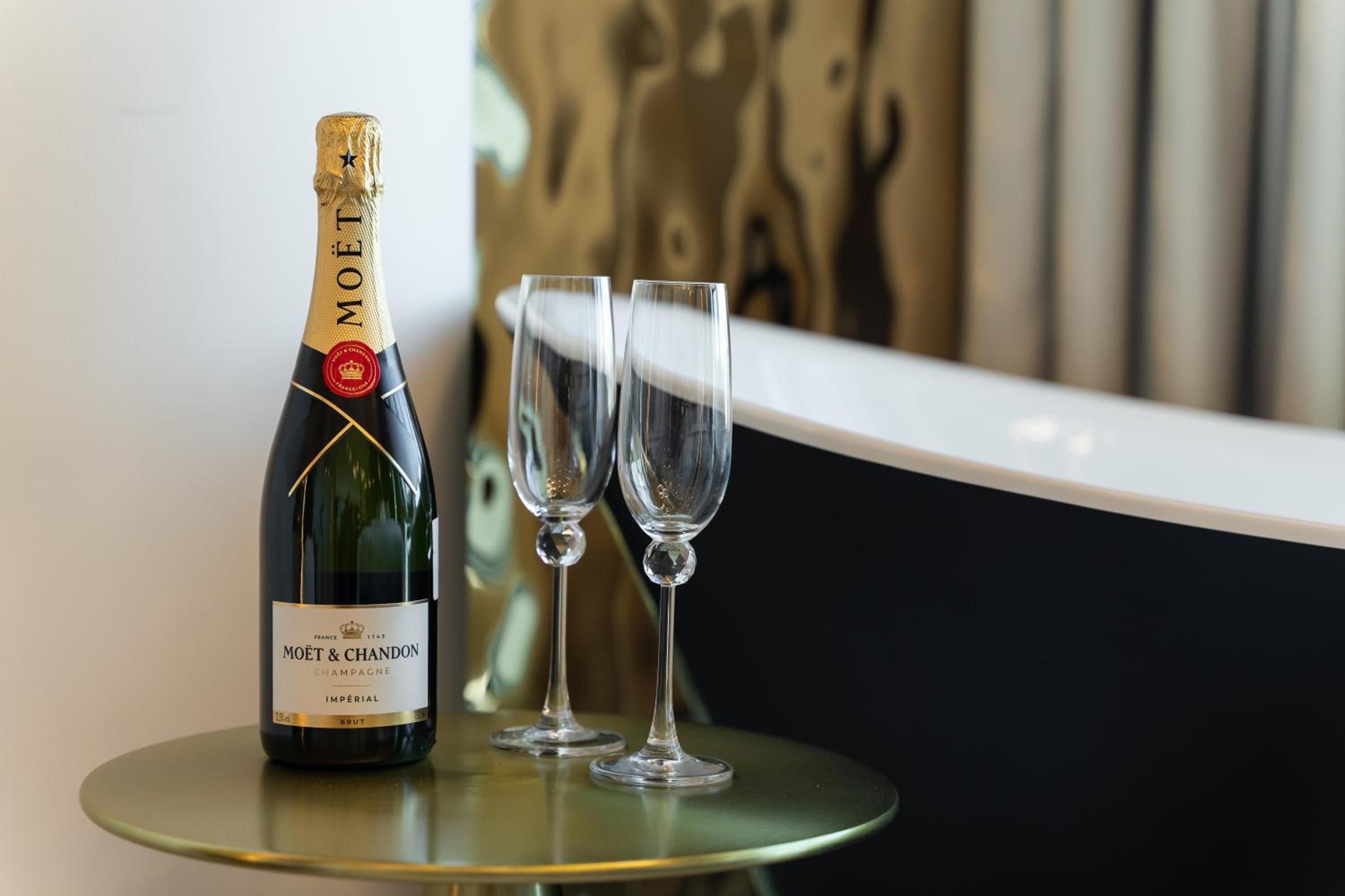 Goldstar Apartament- Wanna z widokiem, 19 Piętro, Hanza Tower Szczecin